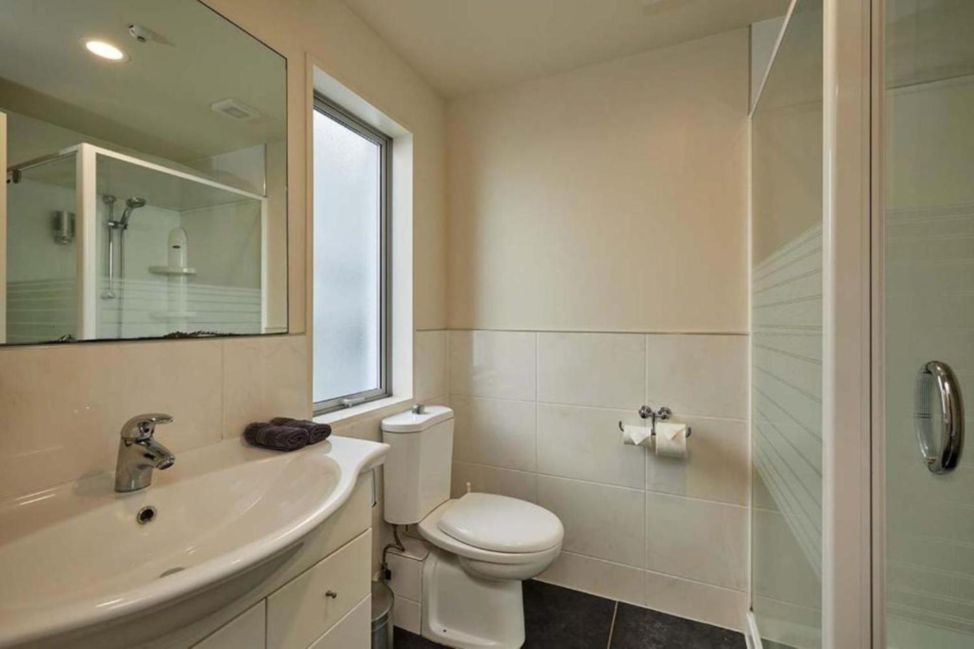 Three-Bedroom Apartment - Photo 5