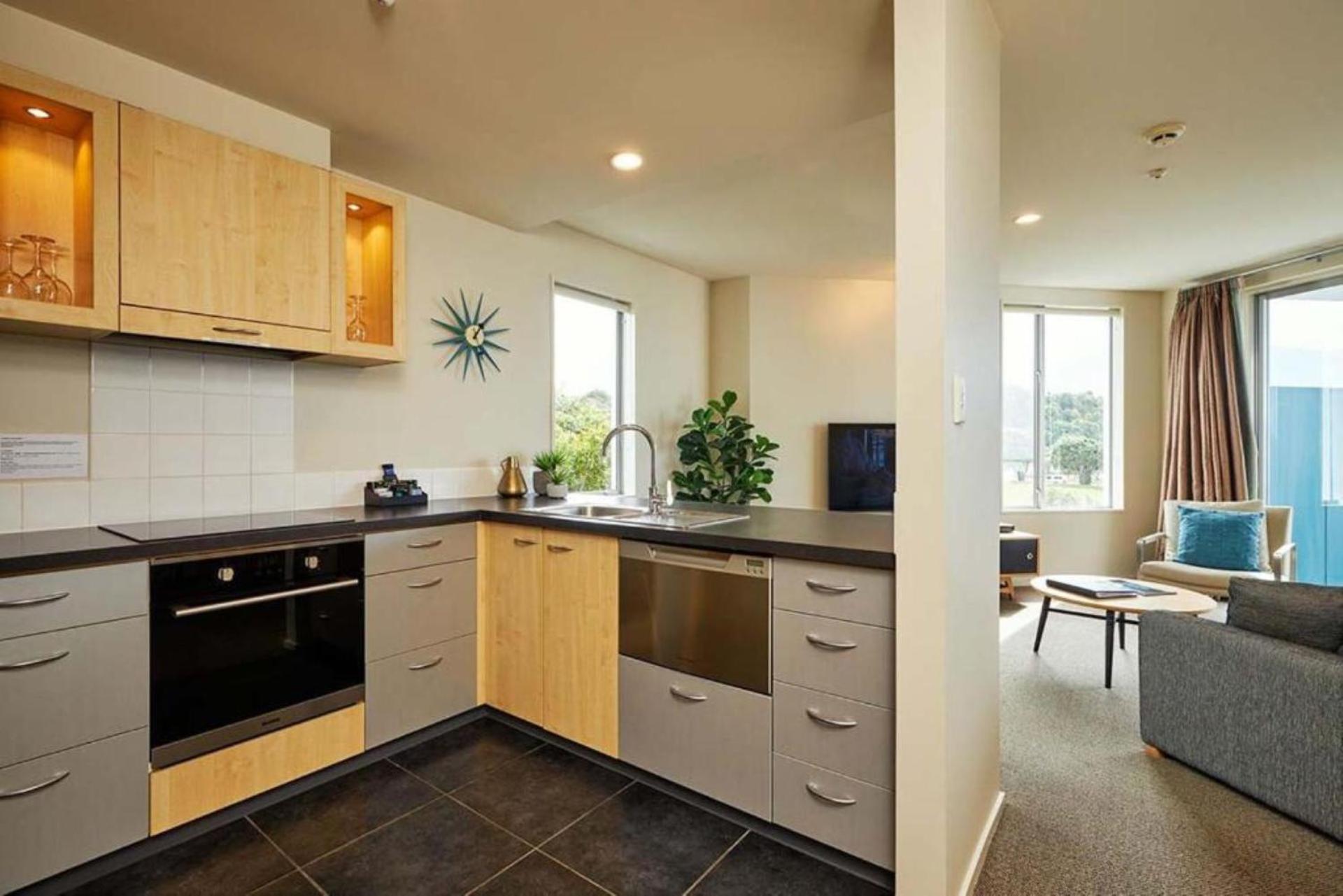 Deluxe Apartment with Elevator Access - Photo 10