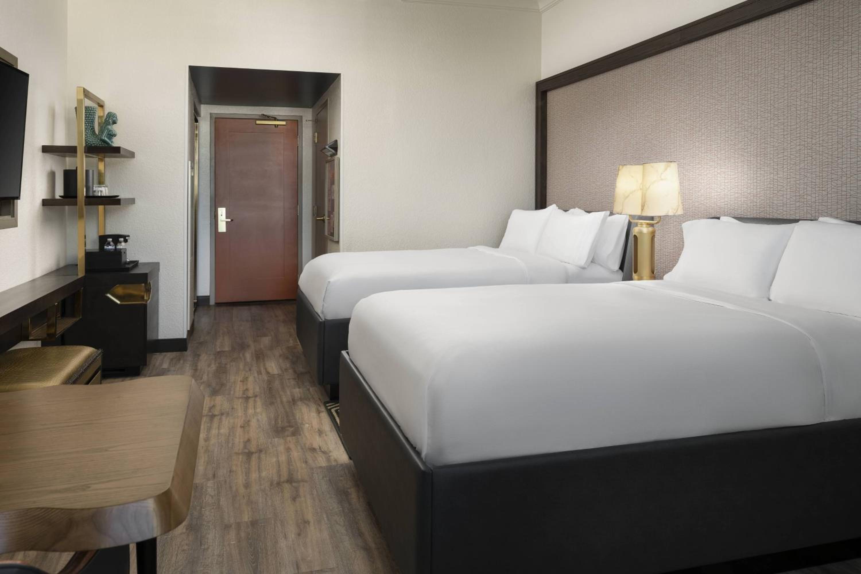 Double Room with Two Double Beds - Photo 4