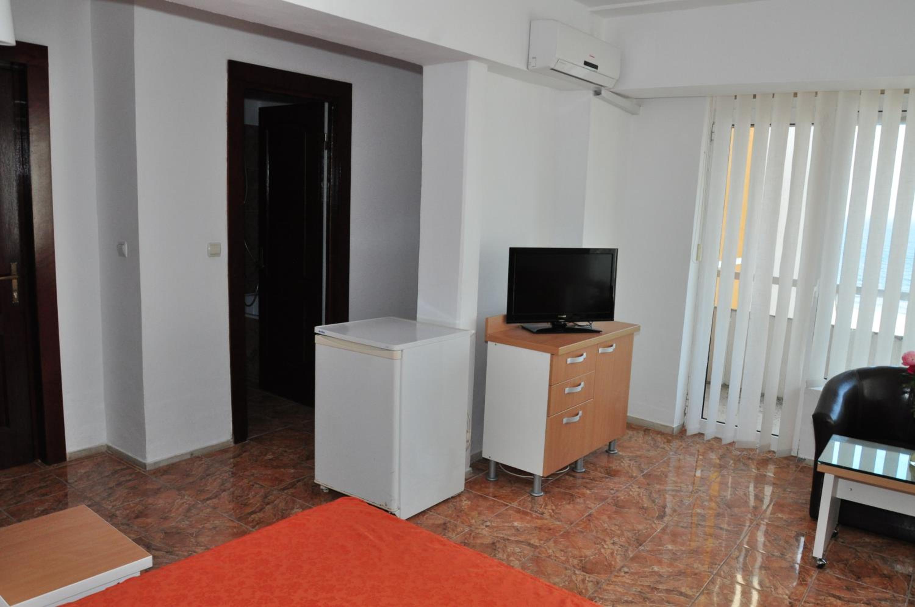 Family Room with Balcony photo 1