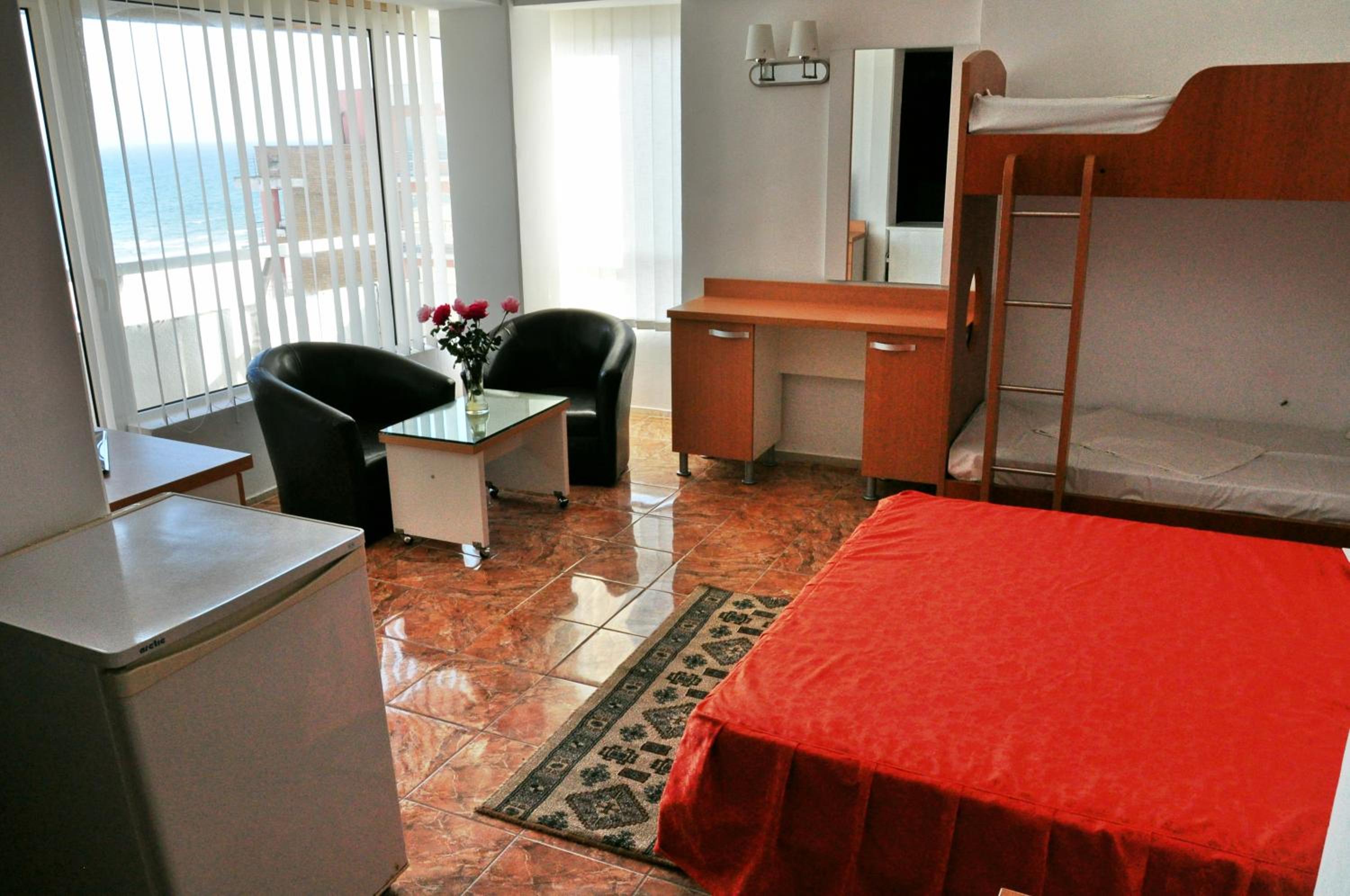 Family Room with Balcony photo 3