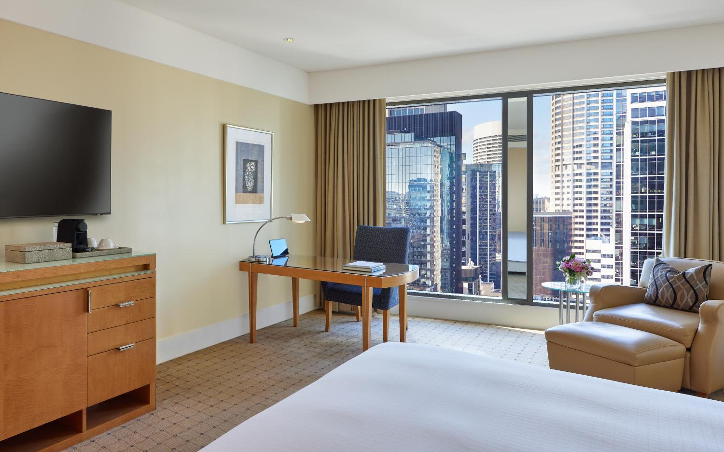 Executive Deluxe King Room - Club Access