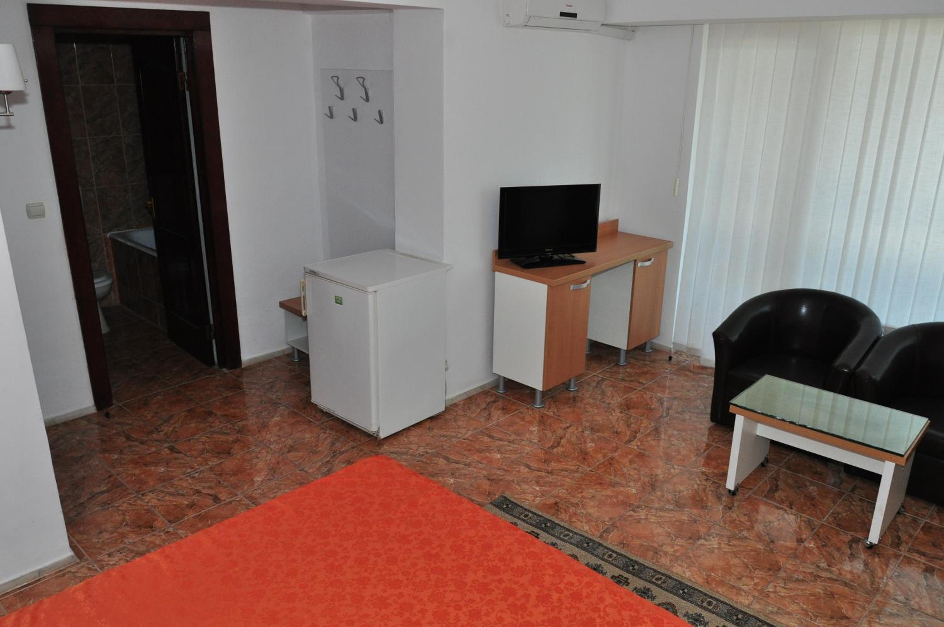 Double or Twin Room with Balcony photo 3