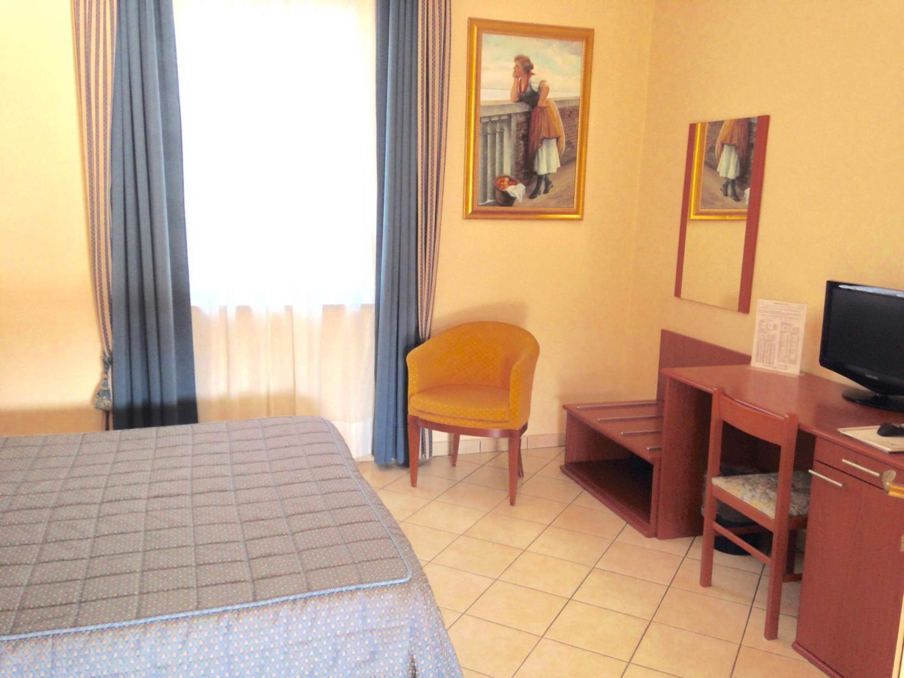 Double or Twin Room photo 3