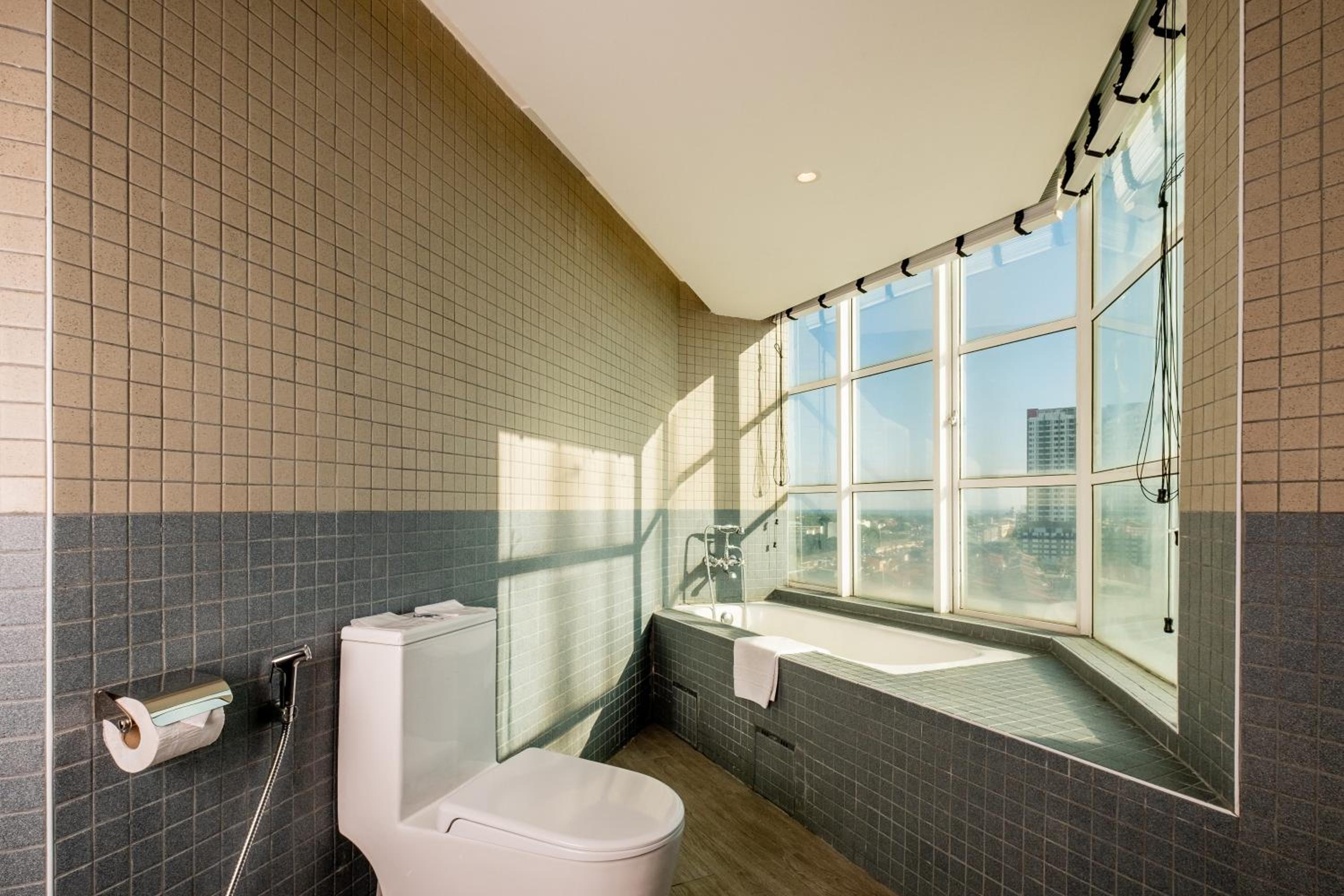 Premier Suite - Photo 4
