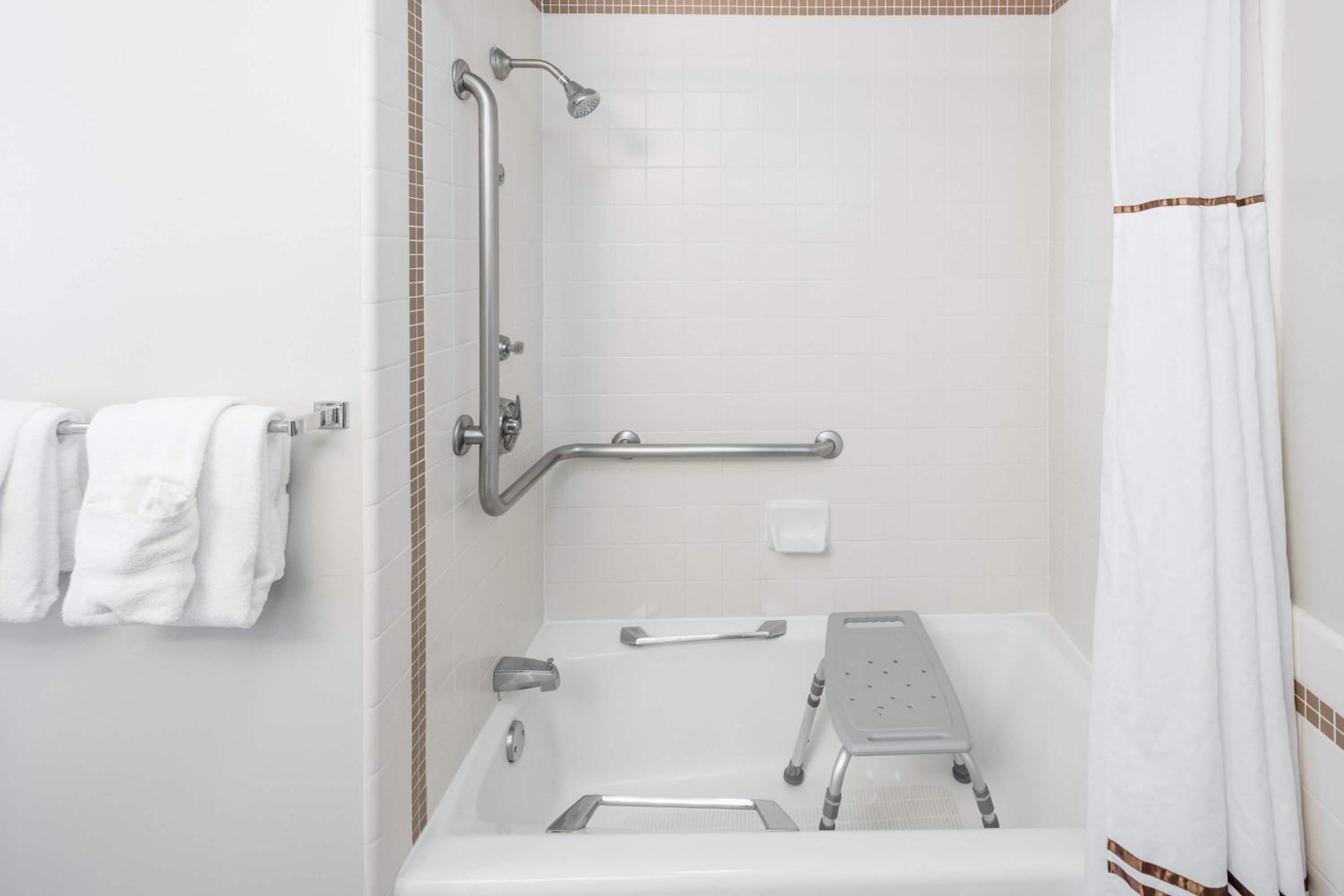 King Room - Disability Access - Photo 5