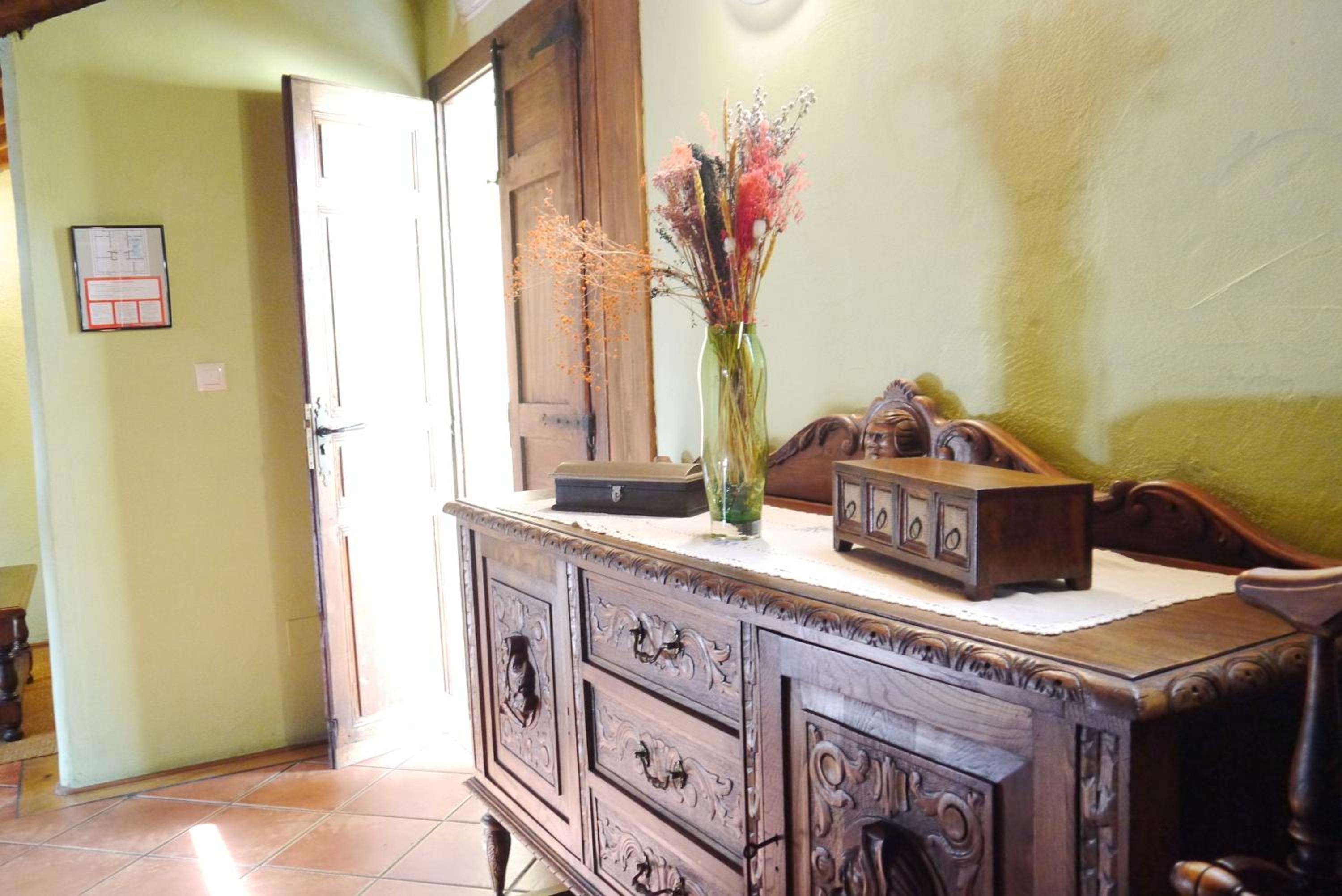 Twin Room with Bath - Photo 4