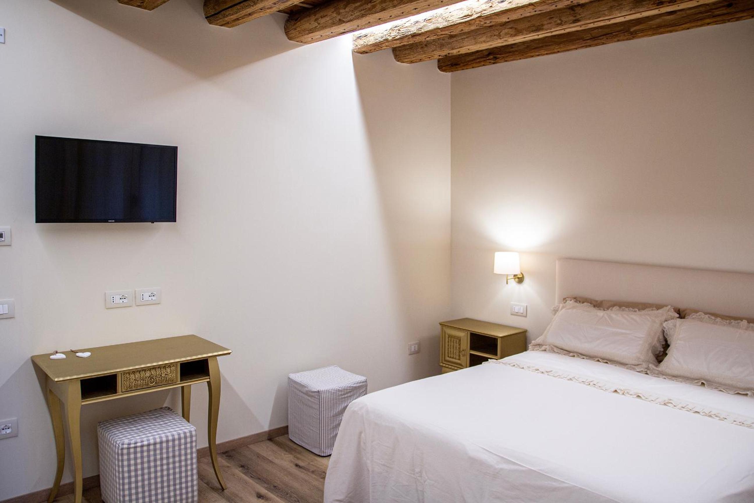 Deluxe Triple Room photo 2