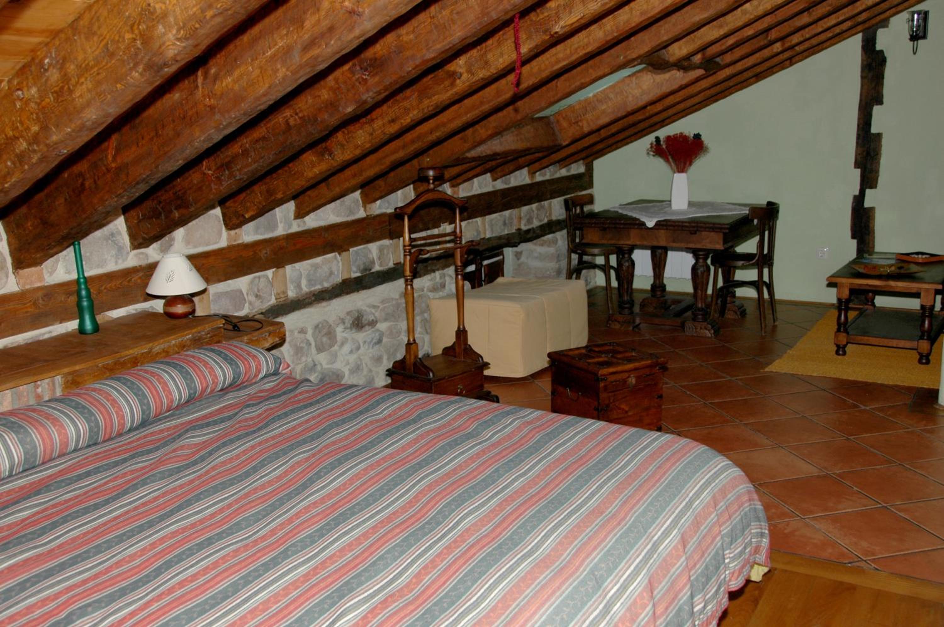 Twin Room with Bath - Photo 1