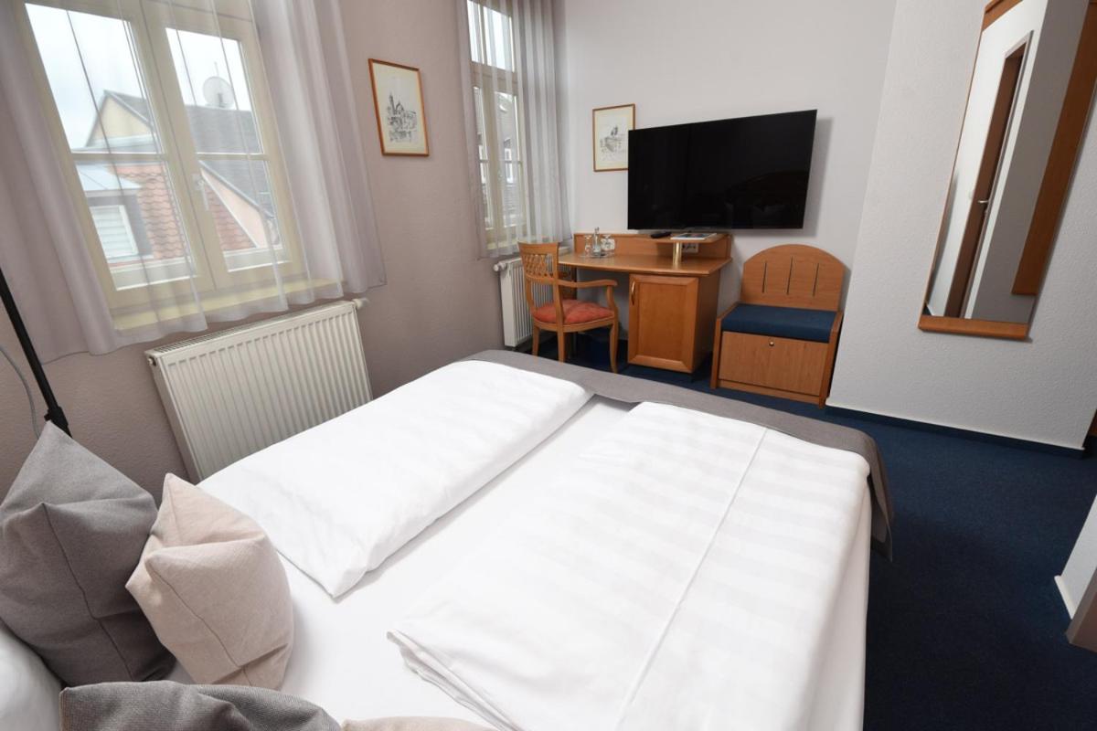 Economy Double Room photo 3