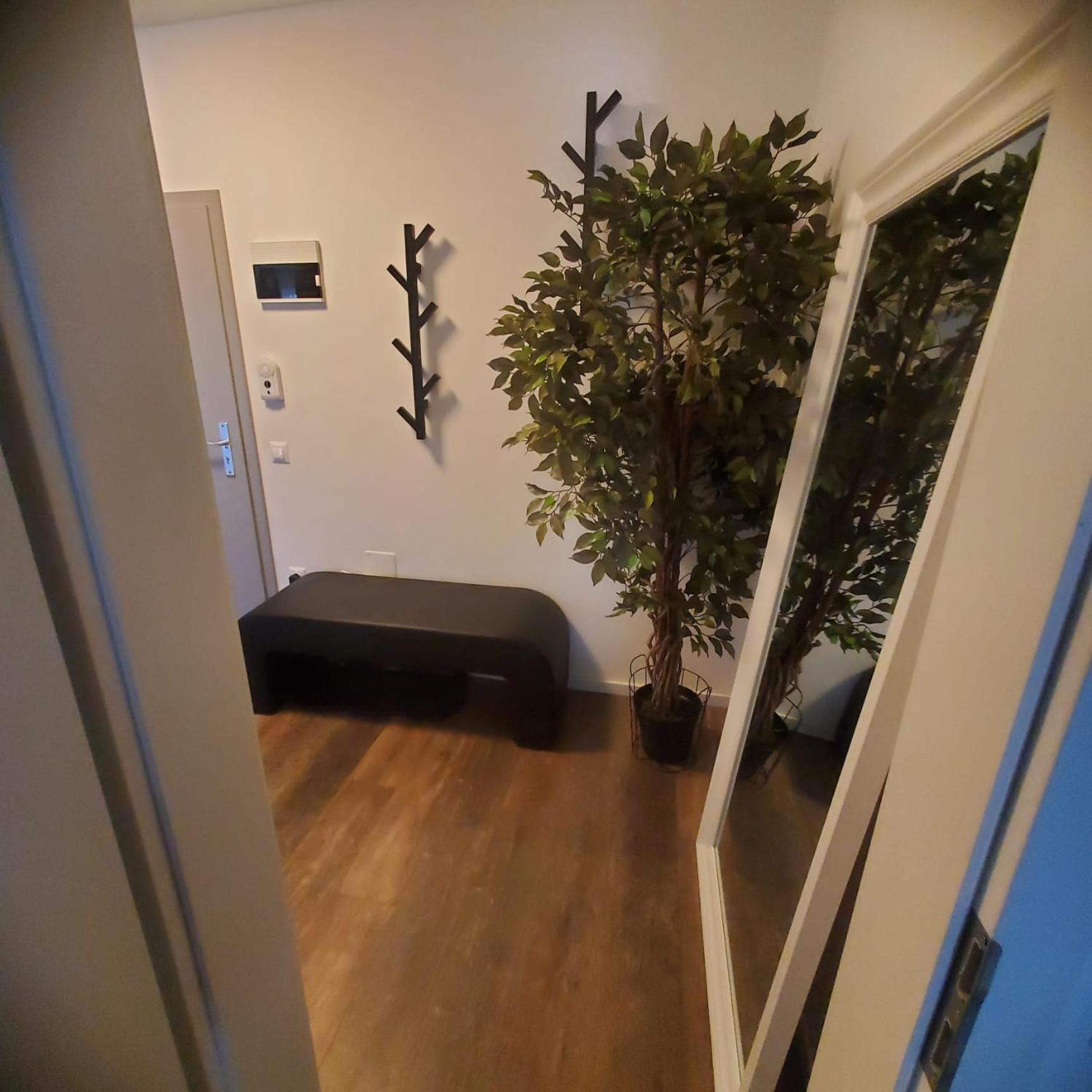 One-Bedroom Apartment - Photo 11