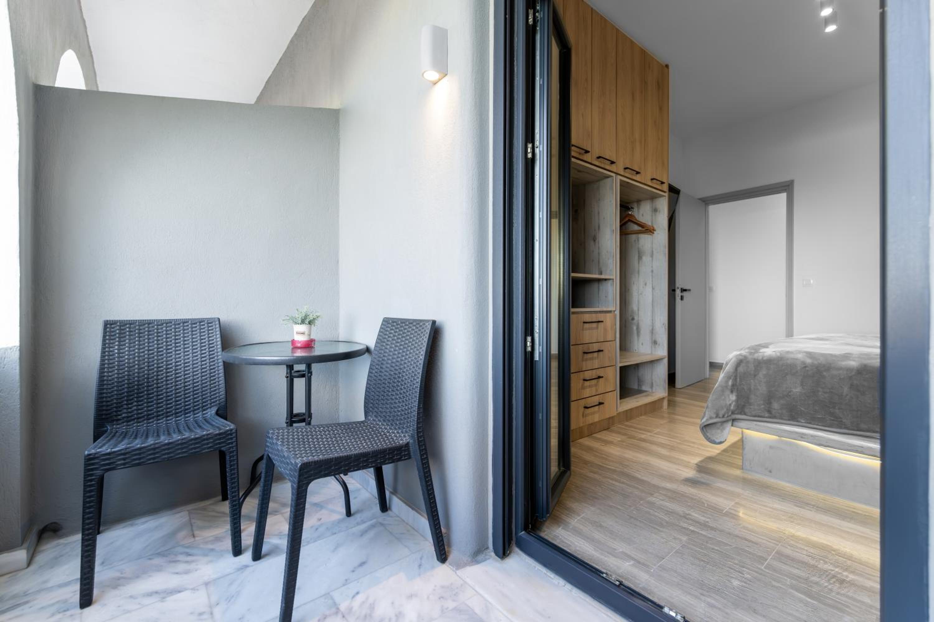 Two-Bedroom Apartment - Photo 7
