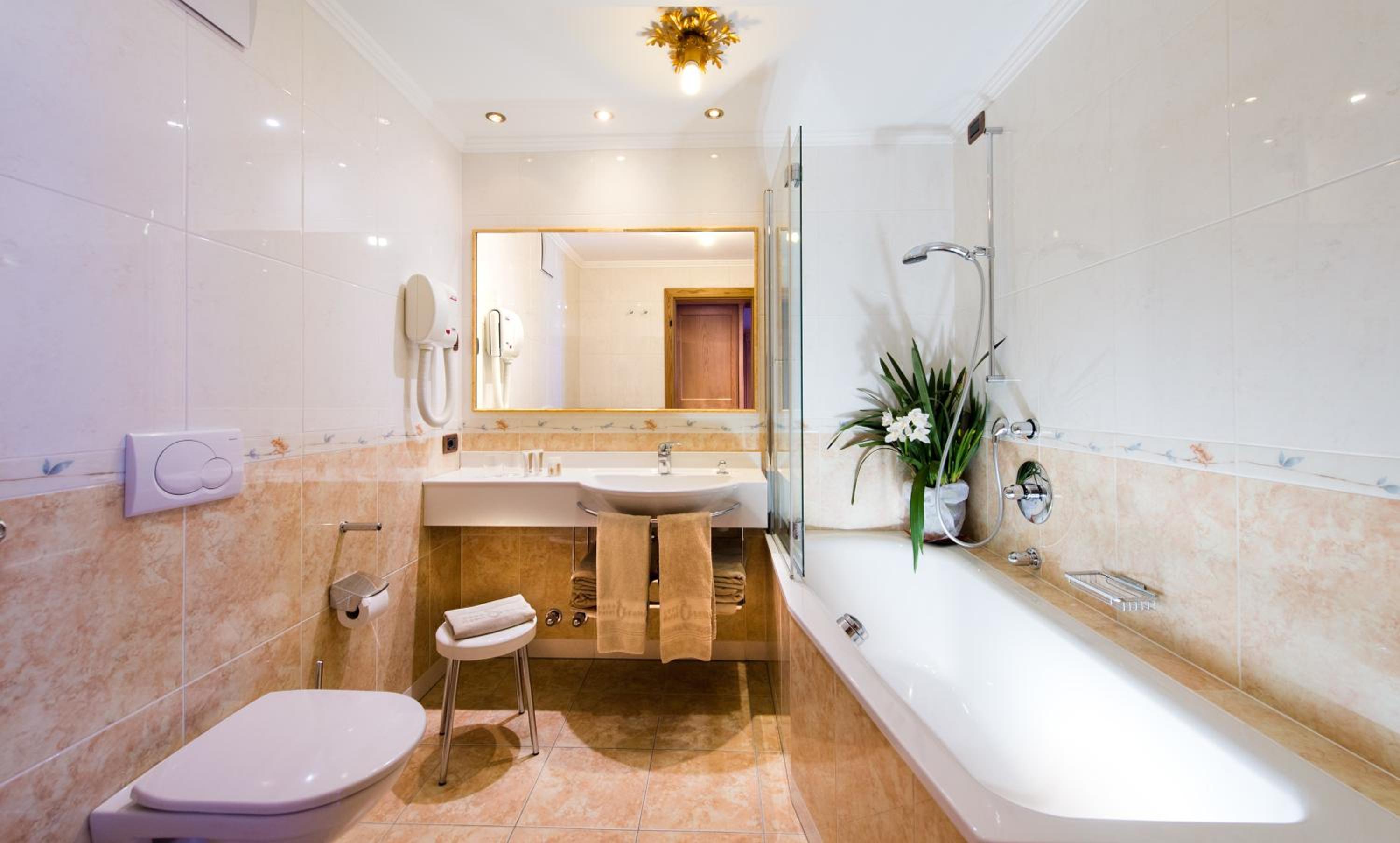 Double or Twin Room with Balcony photo 3