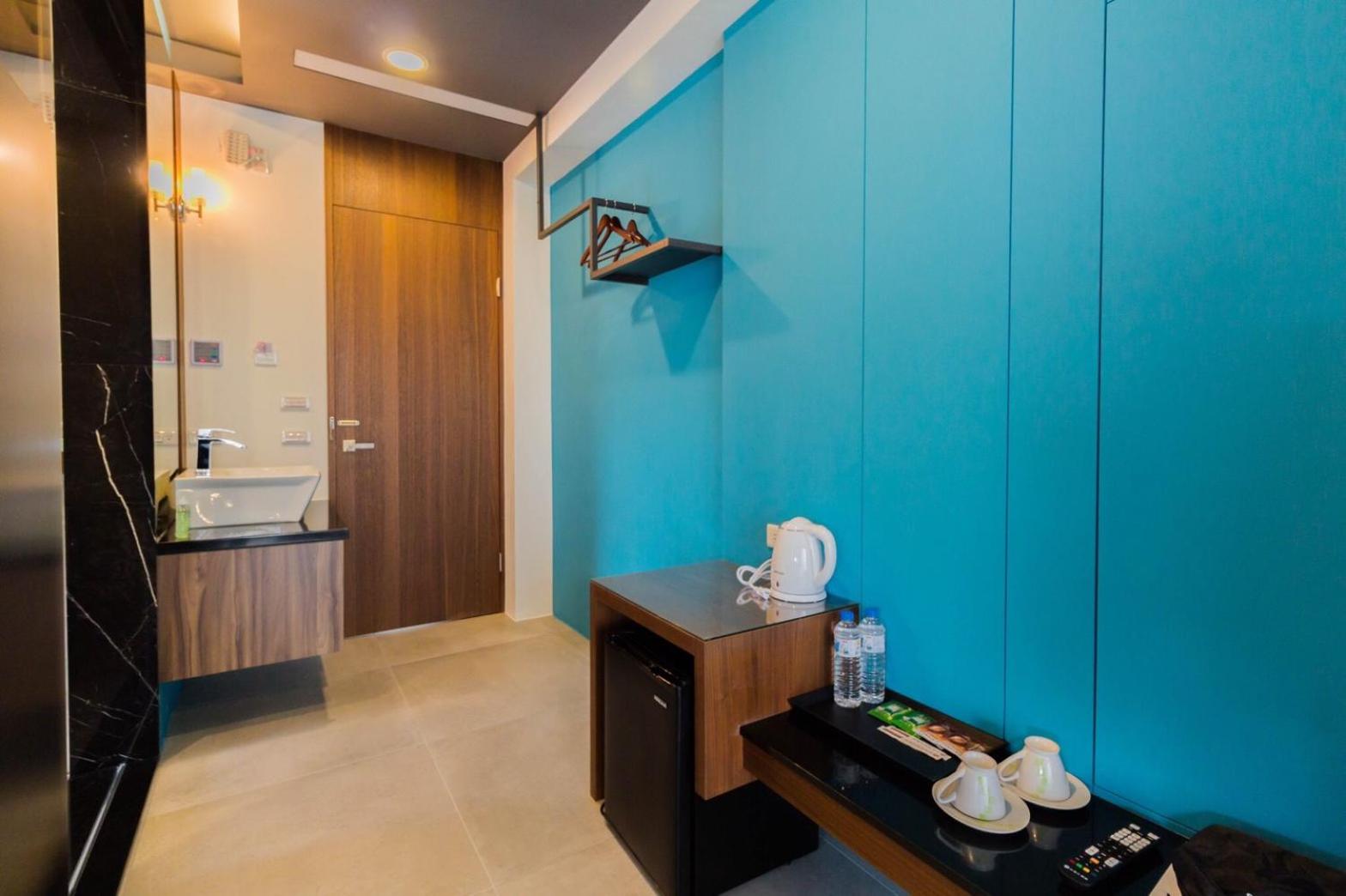Queen Room - Photo 11