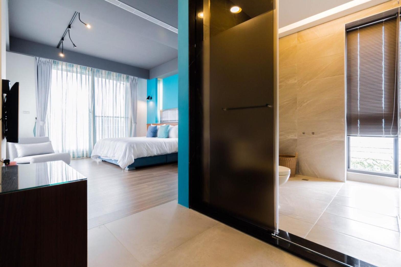 Queen Room - Photo 12