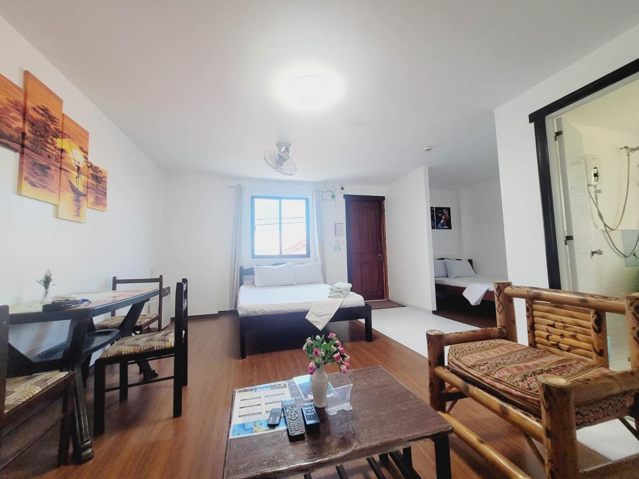 Standard Family Room - Photo 8