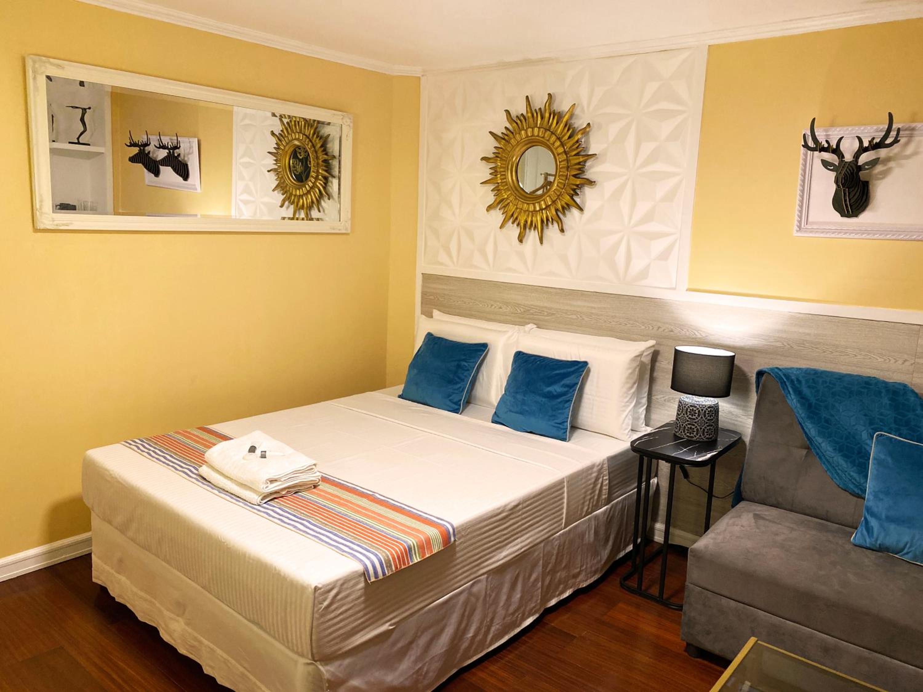 Double Room with Shared Bathroom photo 2