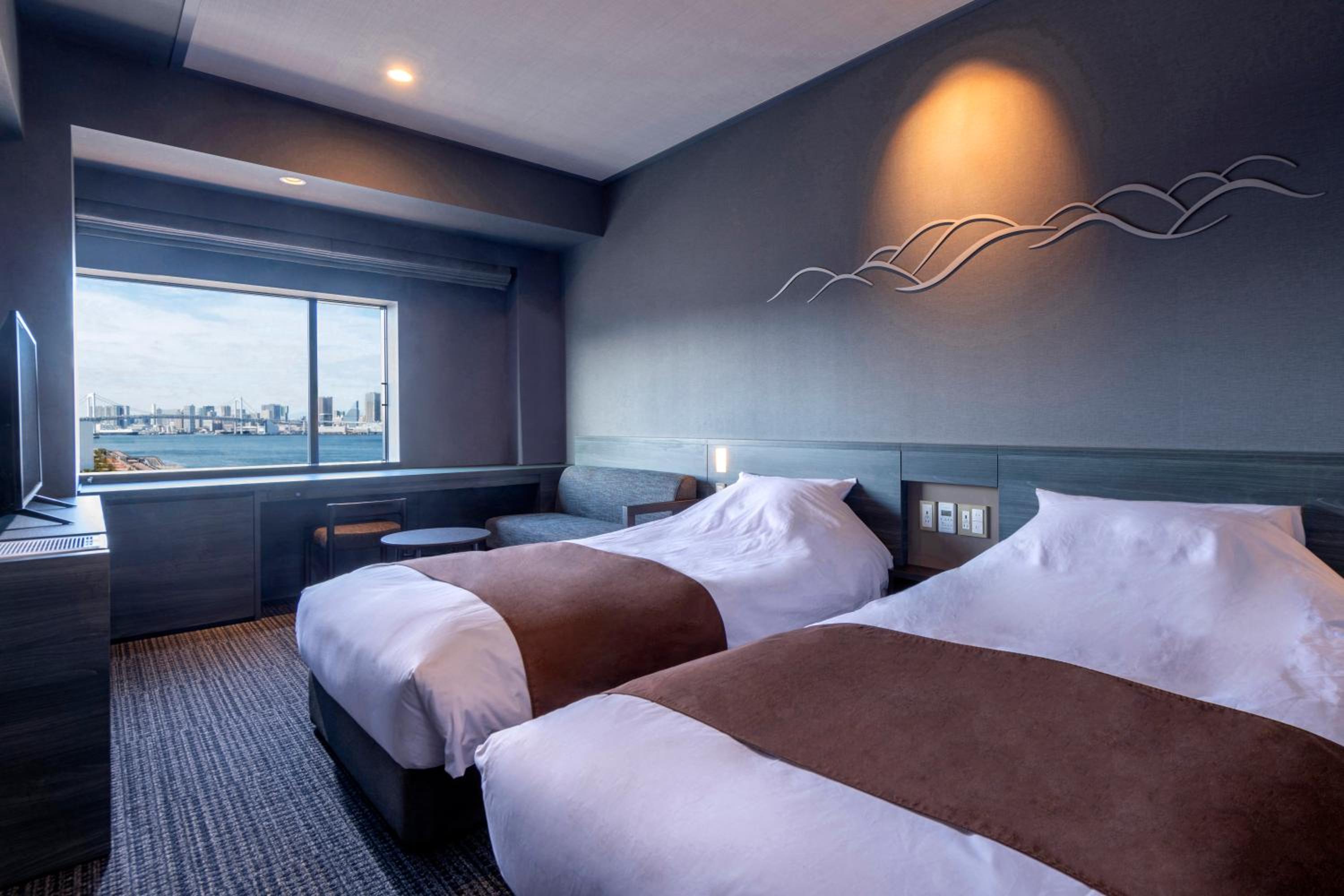 Twin Room - Non-Smoking (1 person)