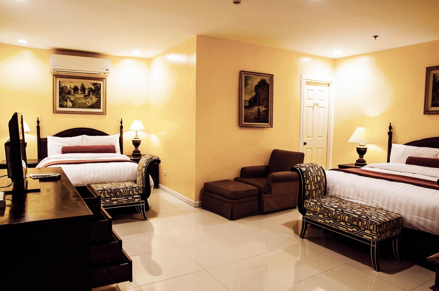 Deluxe Family Room