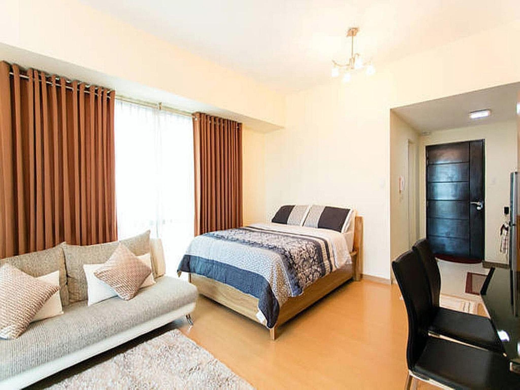 Deluxe Studio B
