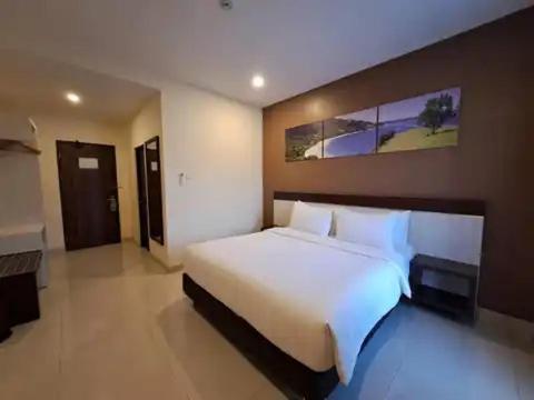 Twin Room with Private Bathroom photo 2