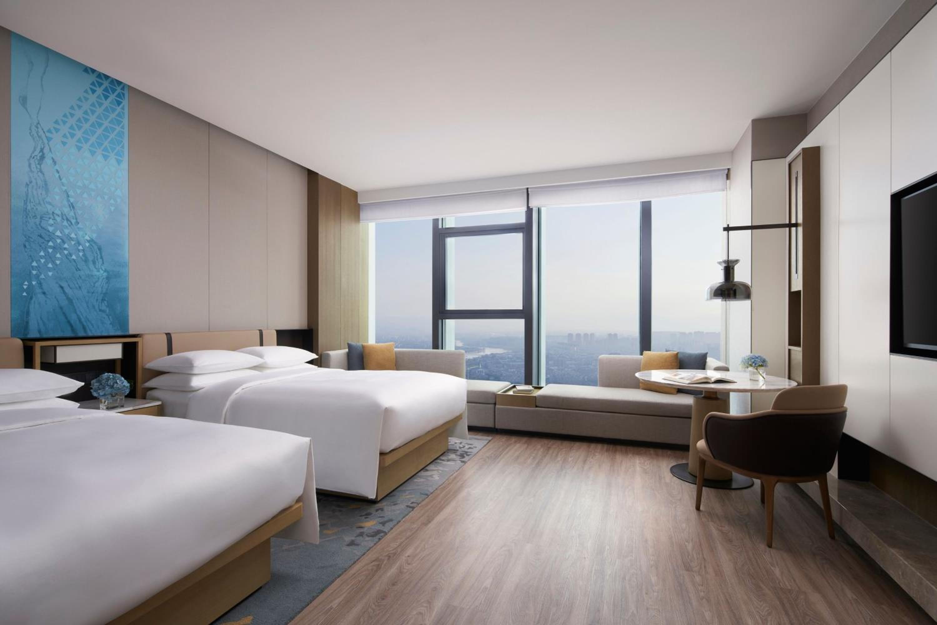Executive Double Room with Two Double Beds and City View - Executive Level photo 1