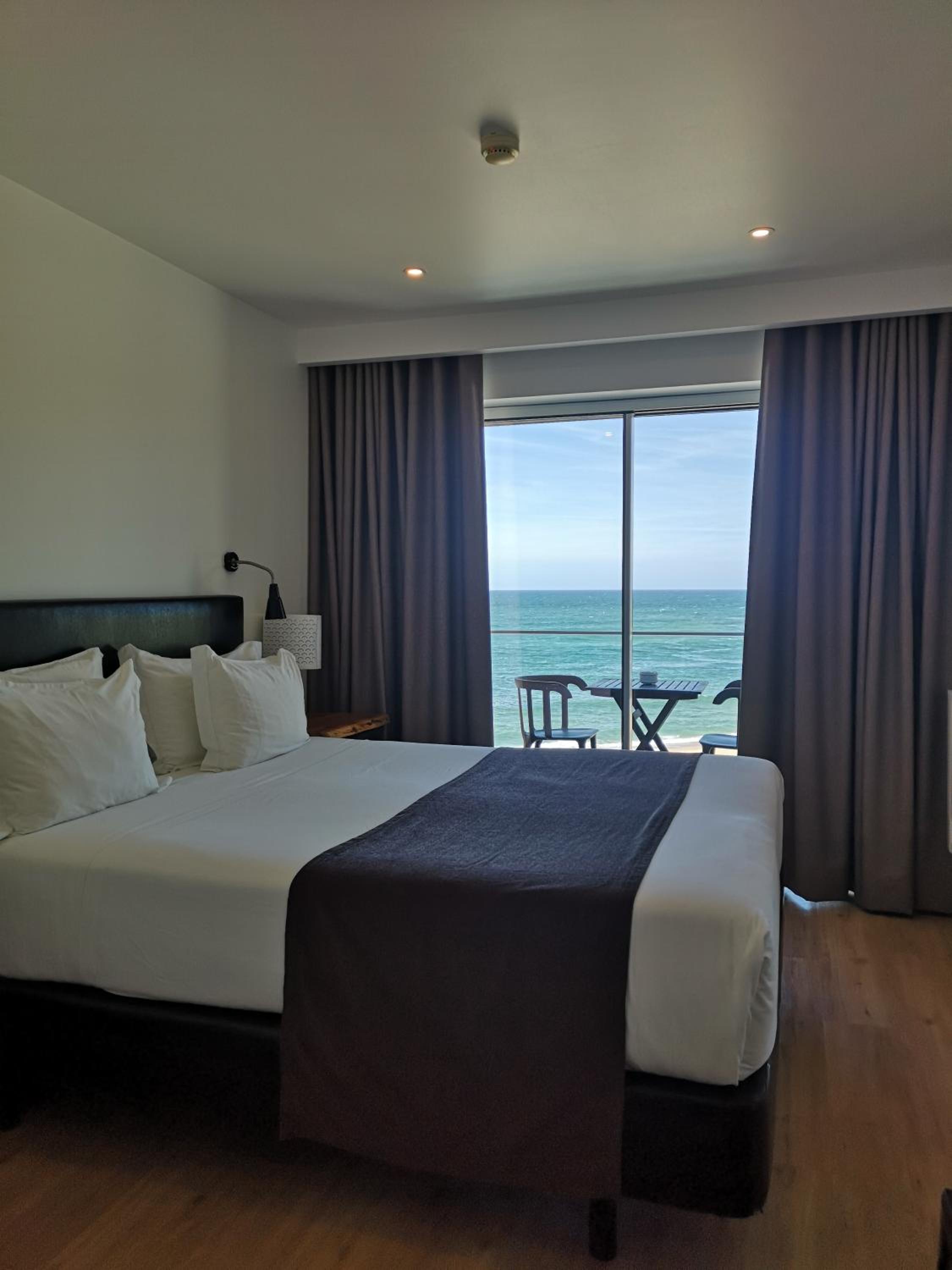 Superior Double Room with Balcony and Frontal Sea View