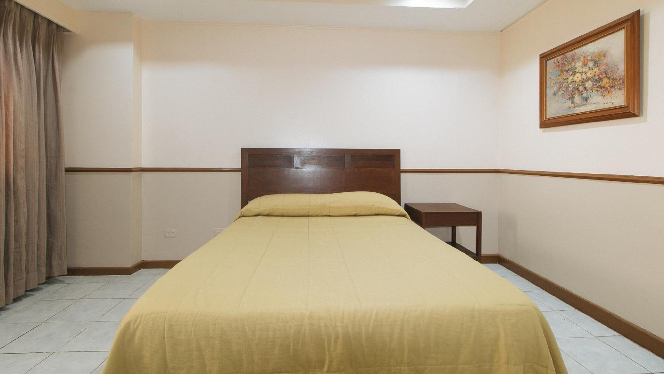 Standard Double Room - Photo 8
