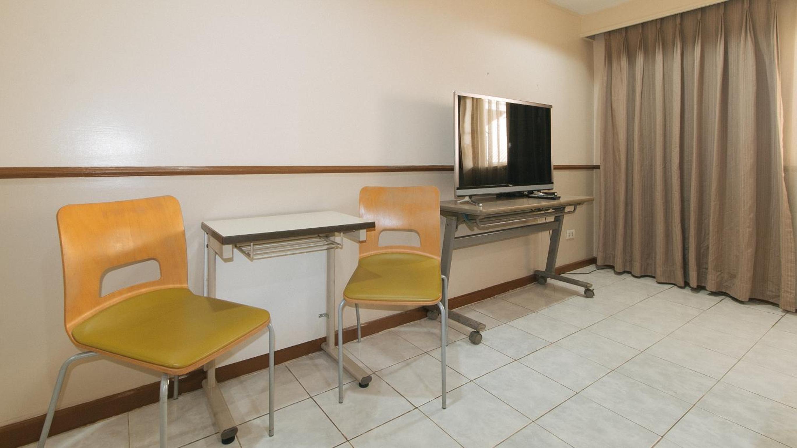 Standard Double Room - Photo 11