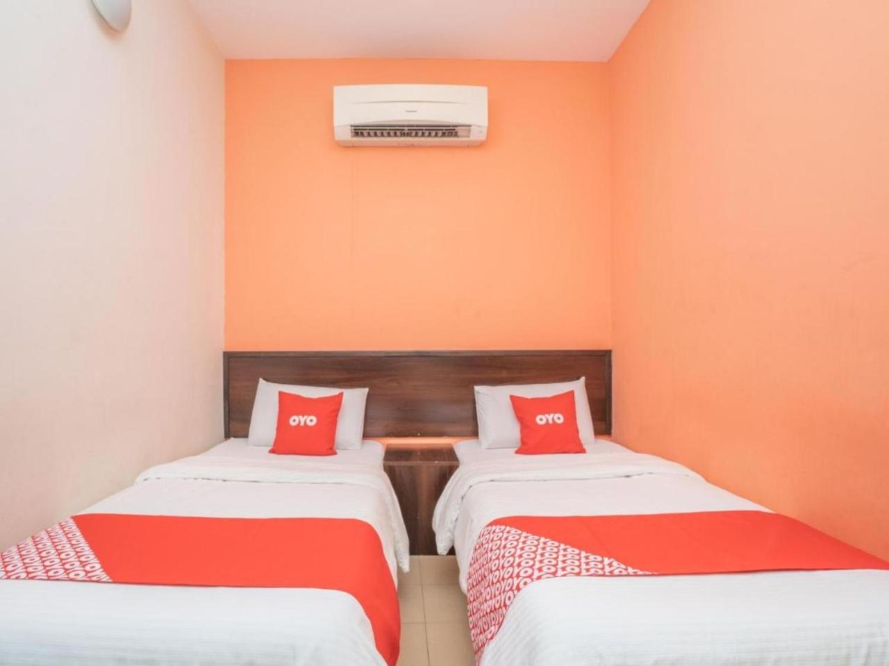 Standard Twin Room - Photo 1