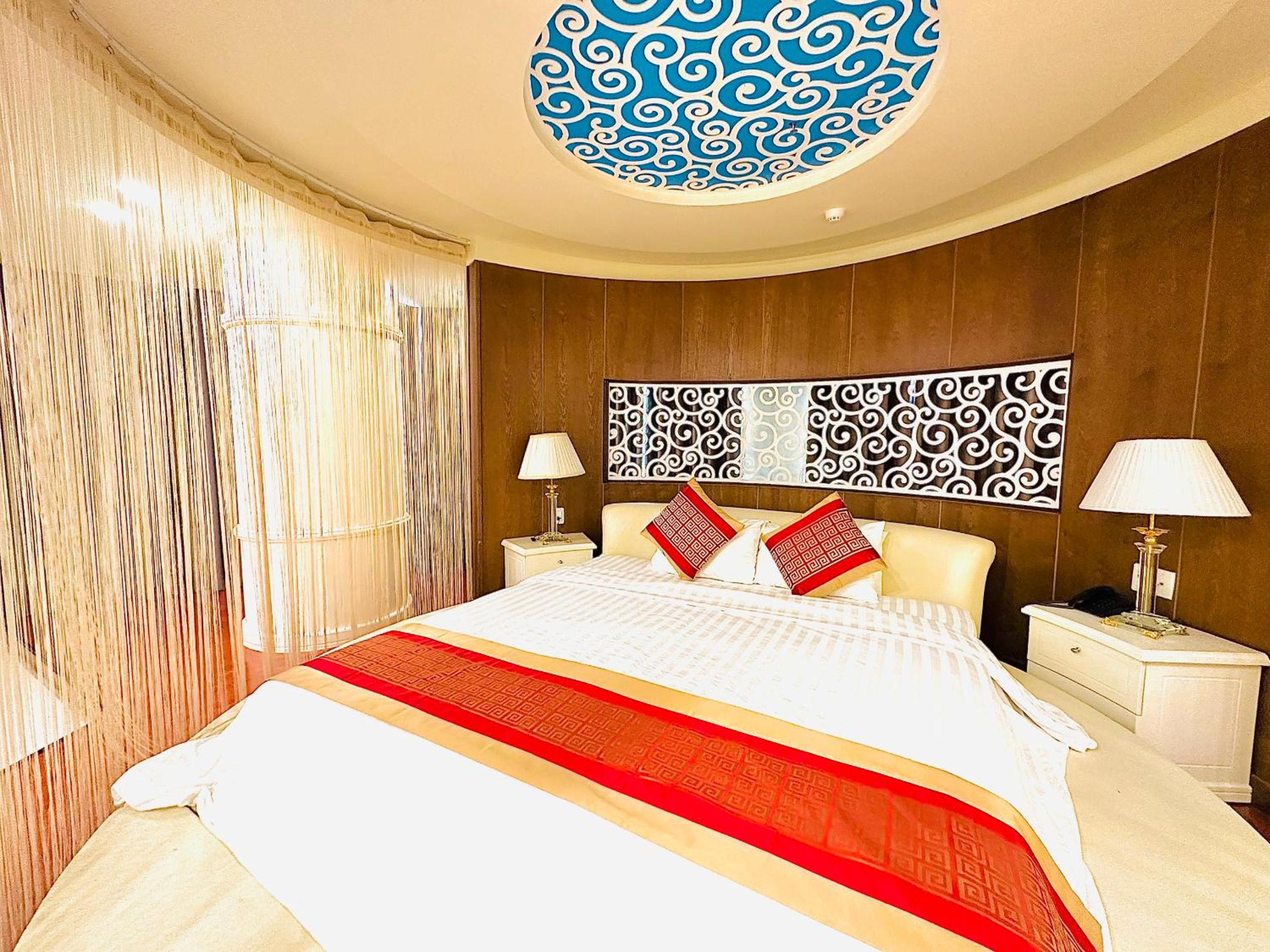 Large Double Room photo 3