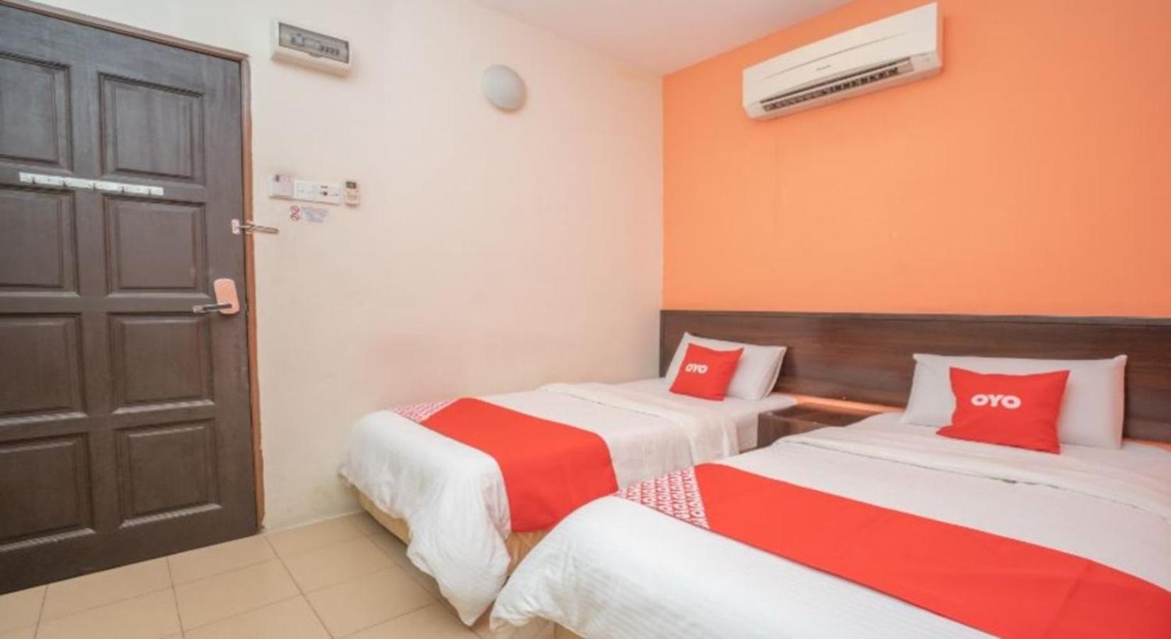 Standard Twin Room - Photo 3