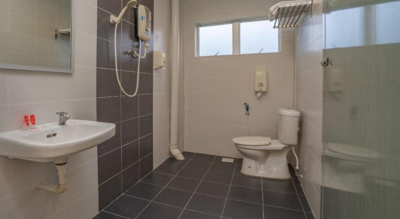 Standard Triple Room - Photo 4