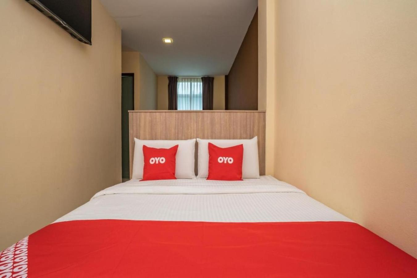 Three-Bedroom Apartment - Photo 3