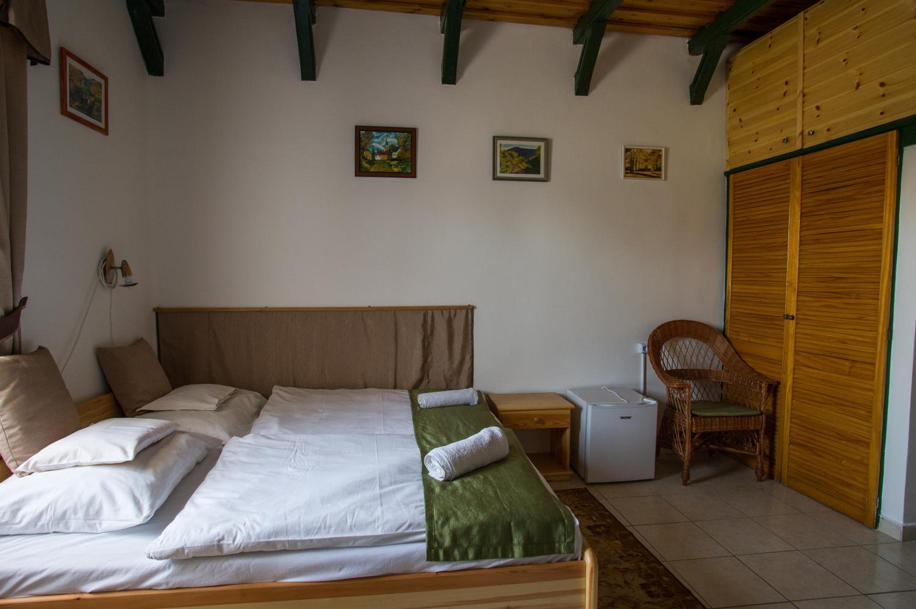 Triple Room with Bathroom photo 2