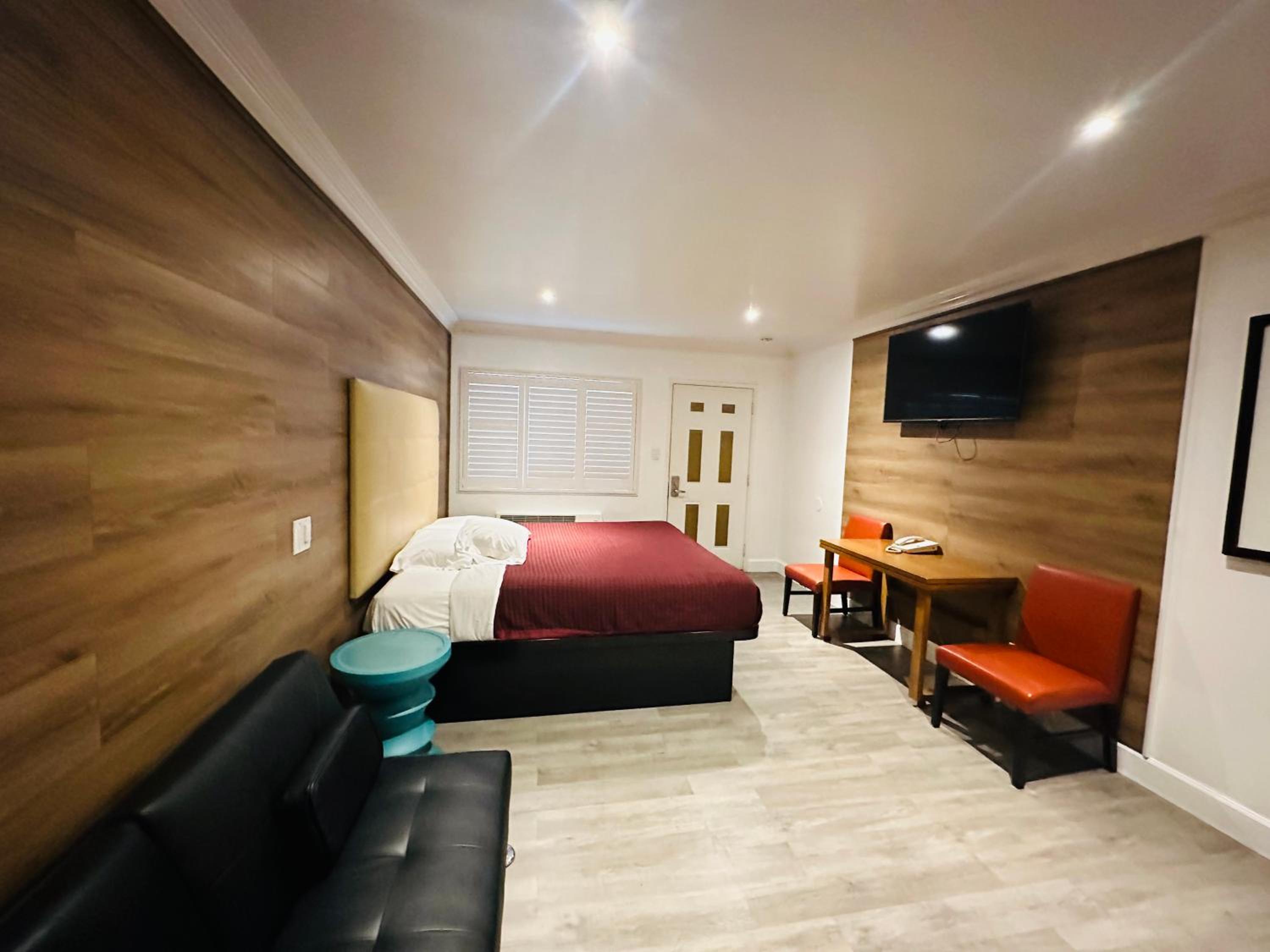 King Suite - Photo 8