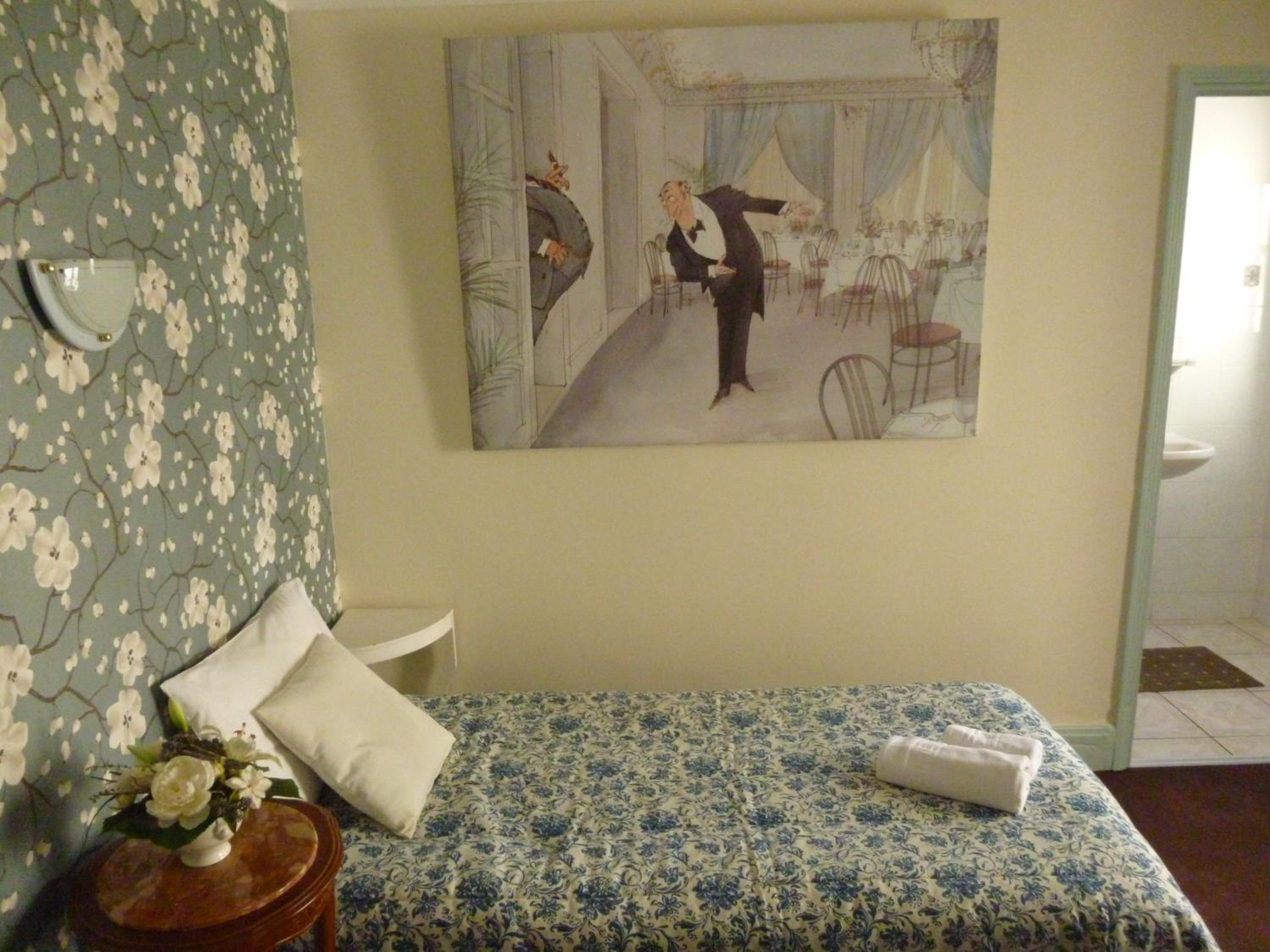 Twin Room - Photo 7