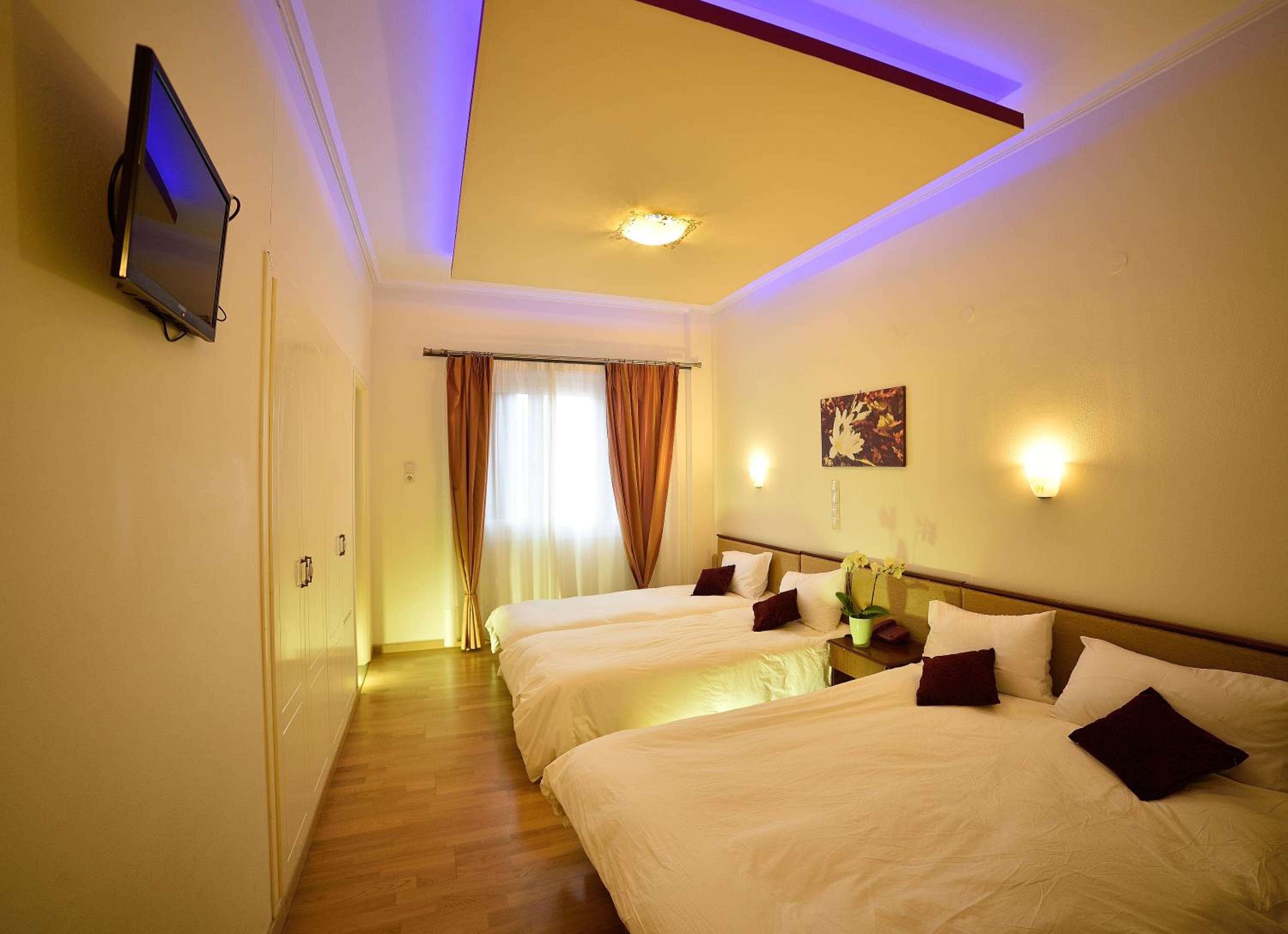 Quadruple Room - Photo 1