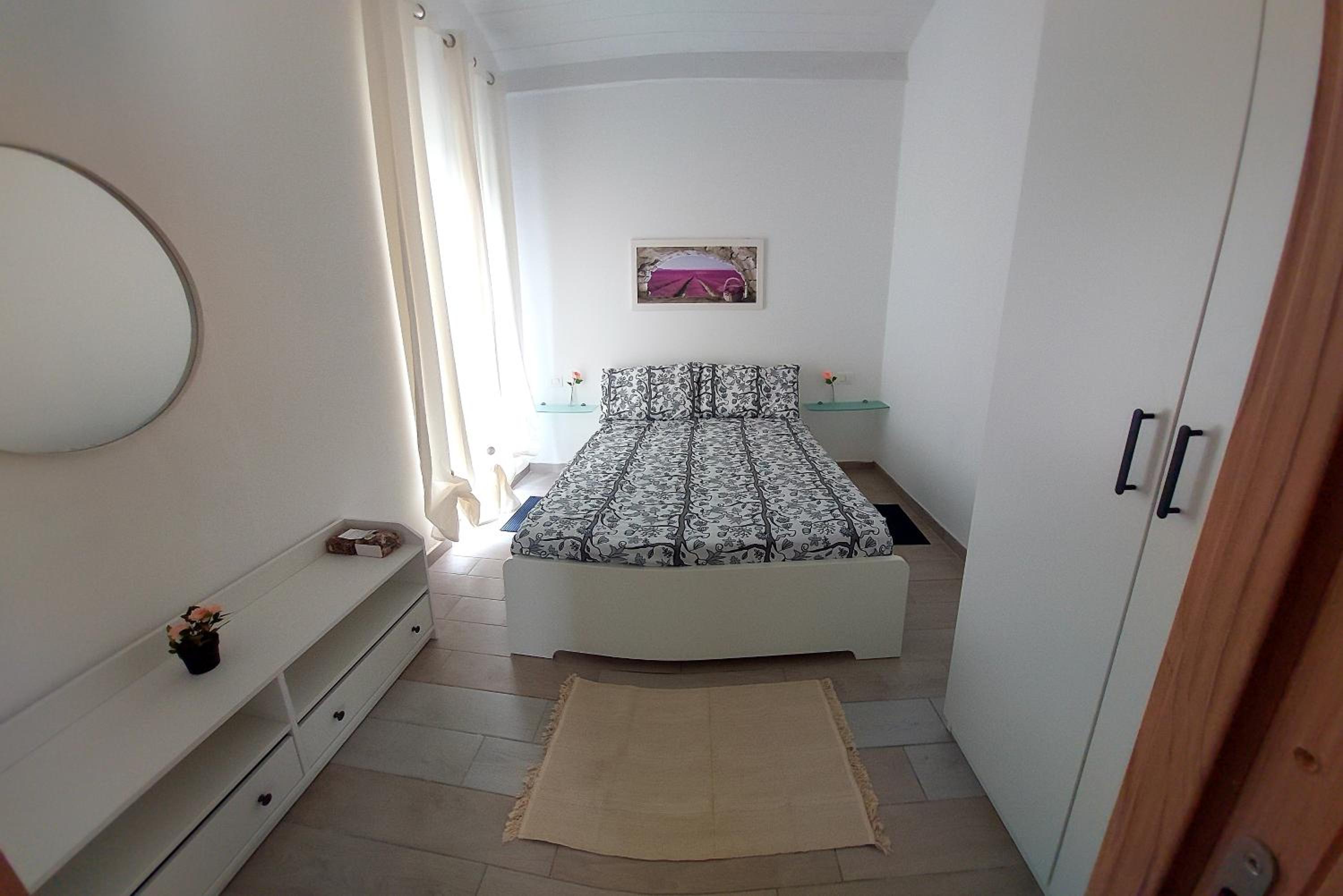 One-Bedroom House photo 1