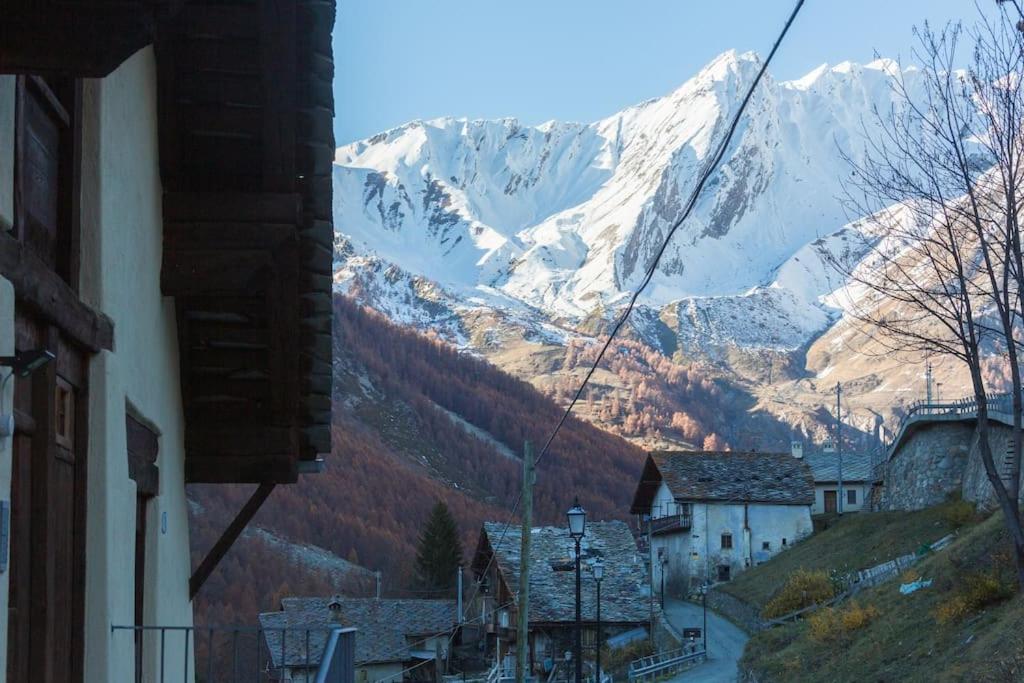 Apartment with Mountain View photo 3