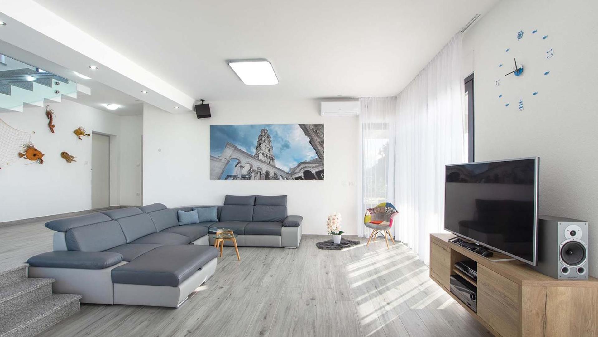 Villa photo 1