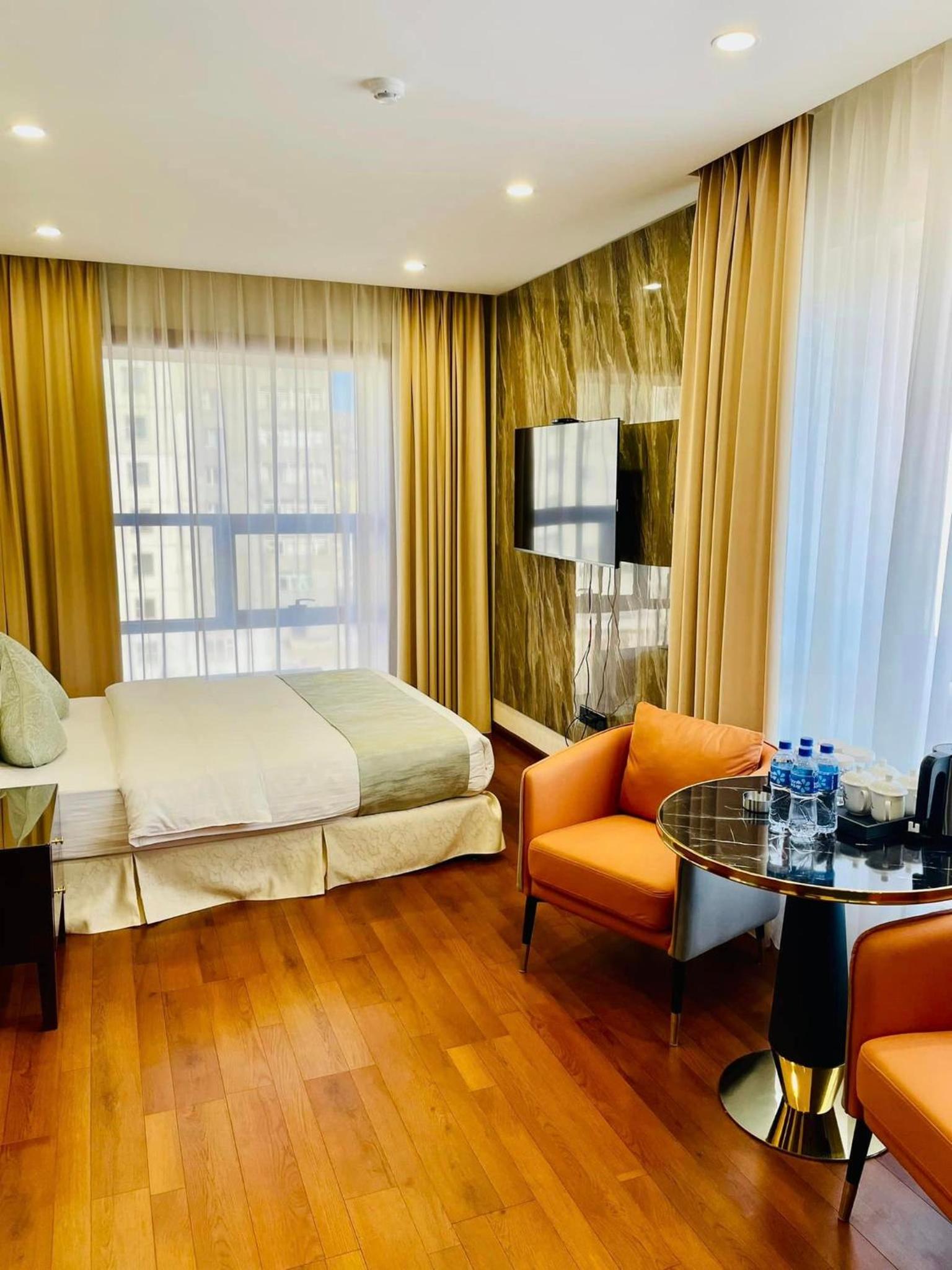 Double Room with Two Double Beds - Photo 2