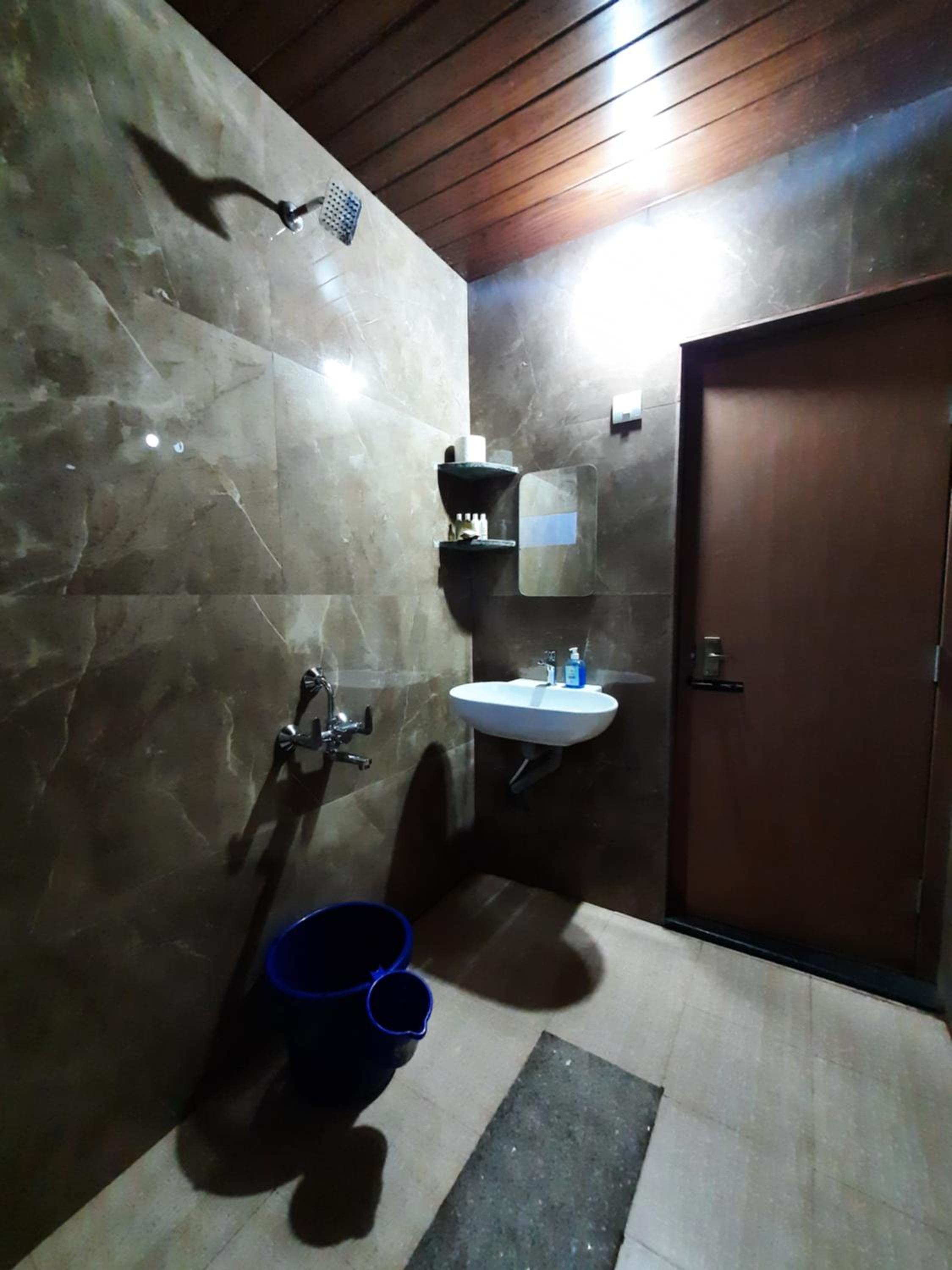 Suite Room - Photo 2
