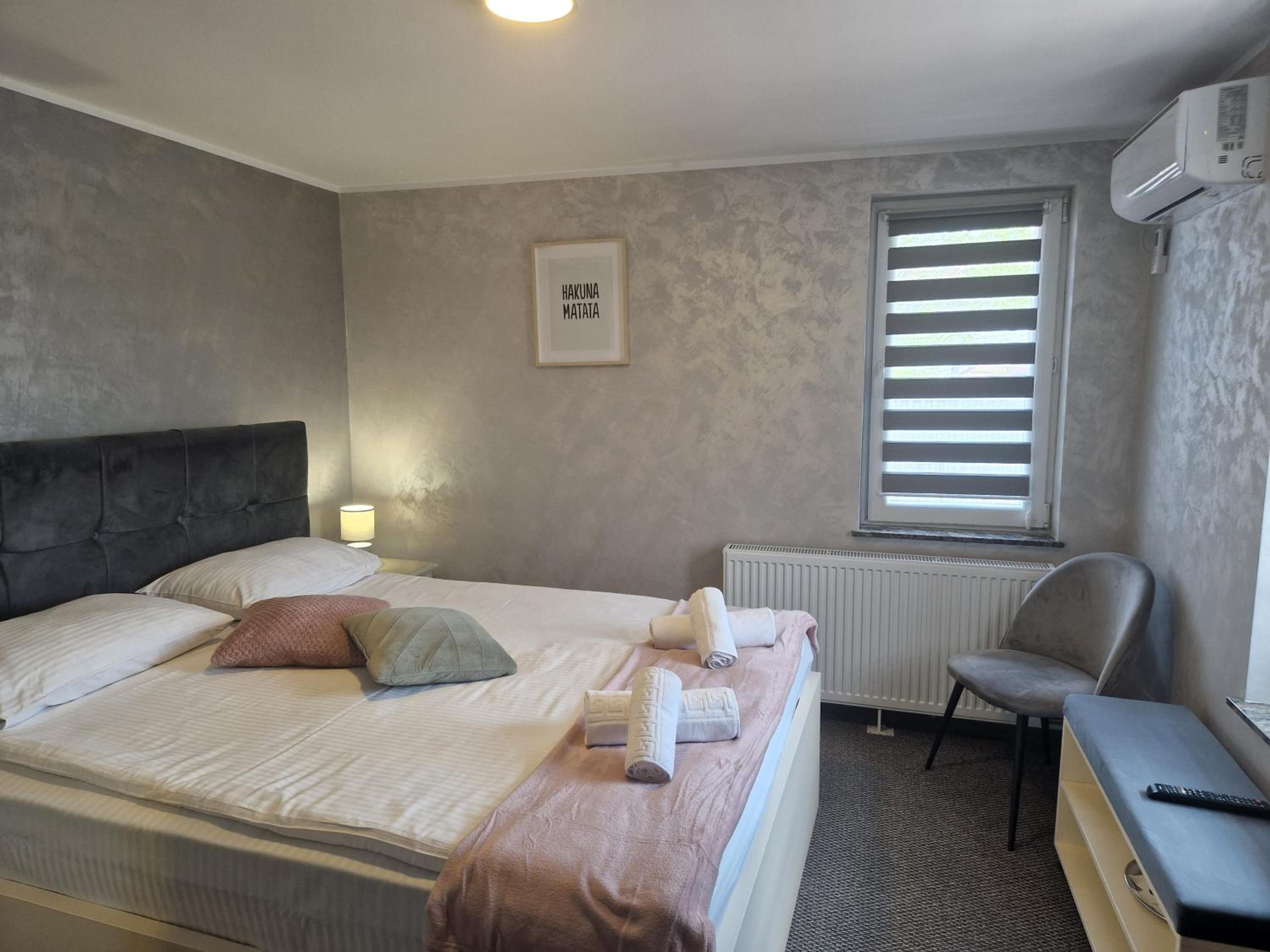 Suite - Photo 3