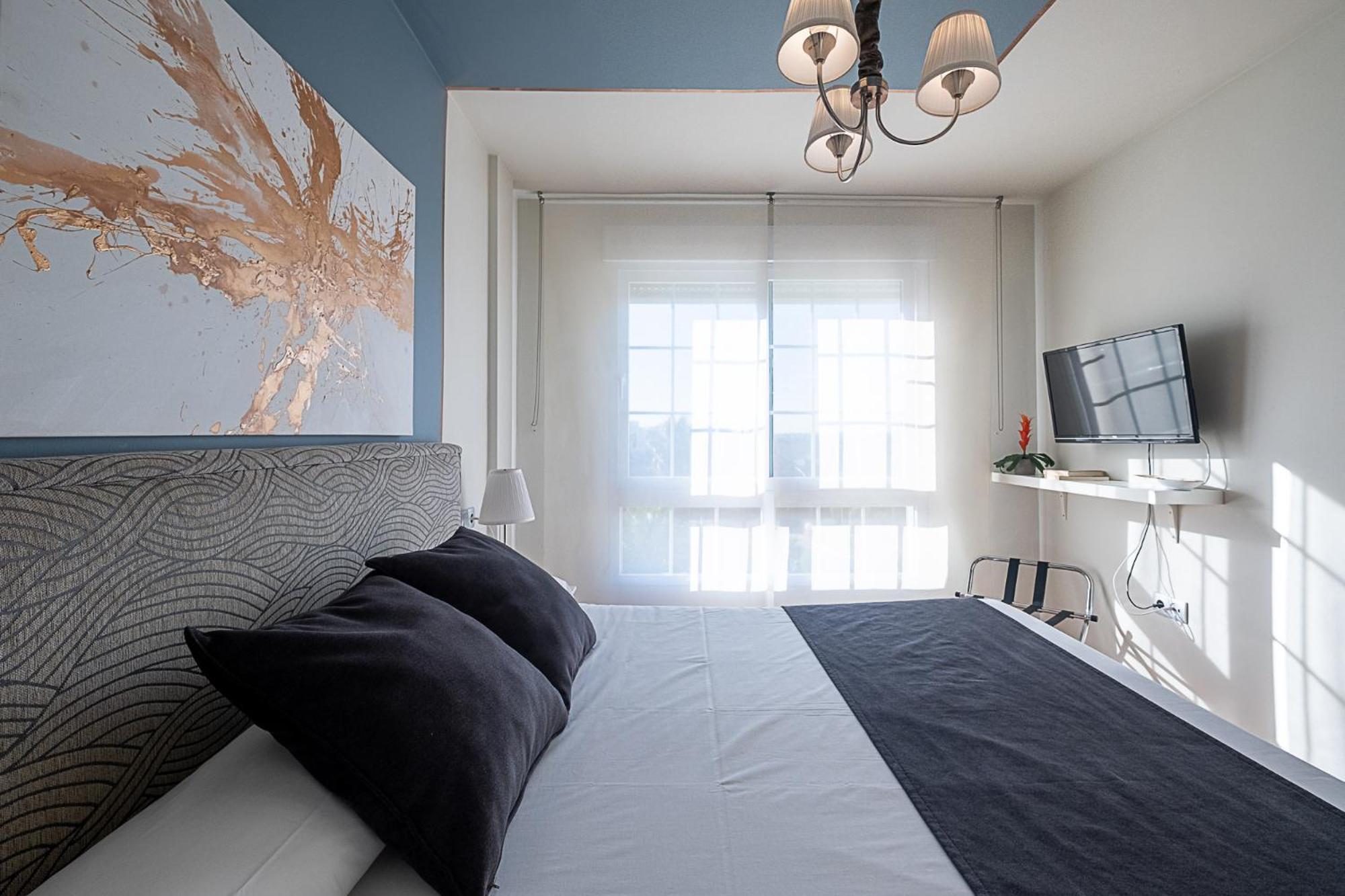 One-Bedroom Apartment - Photo 8