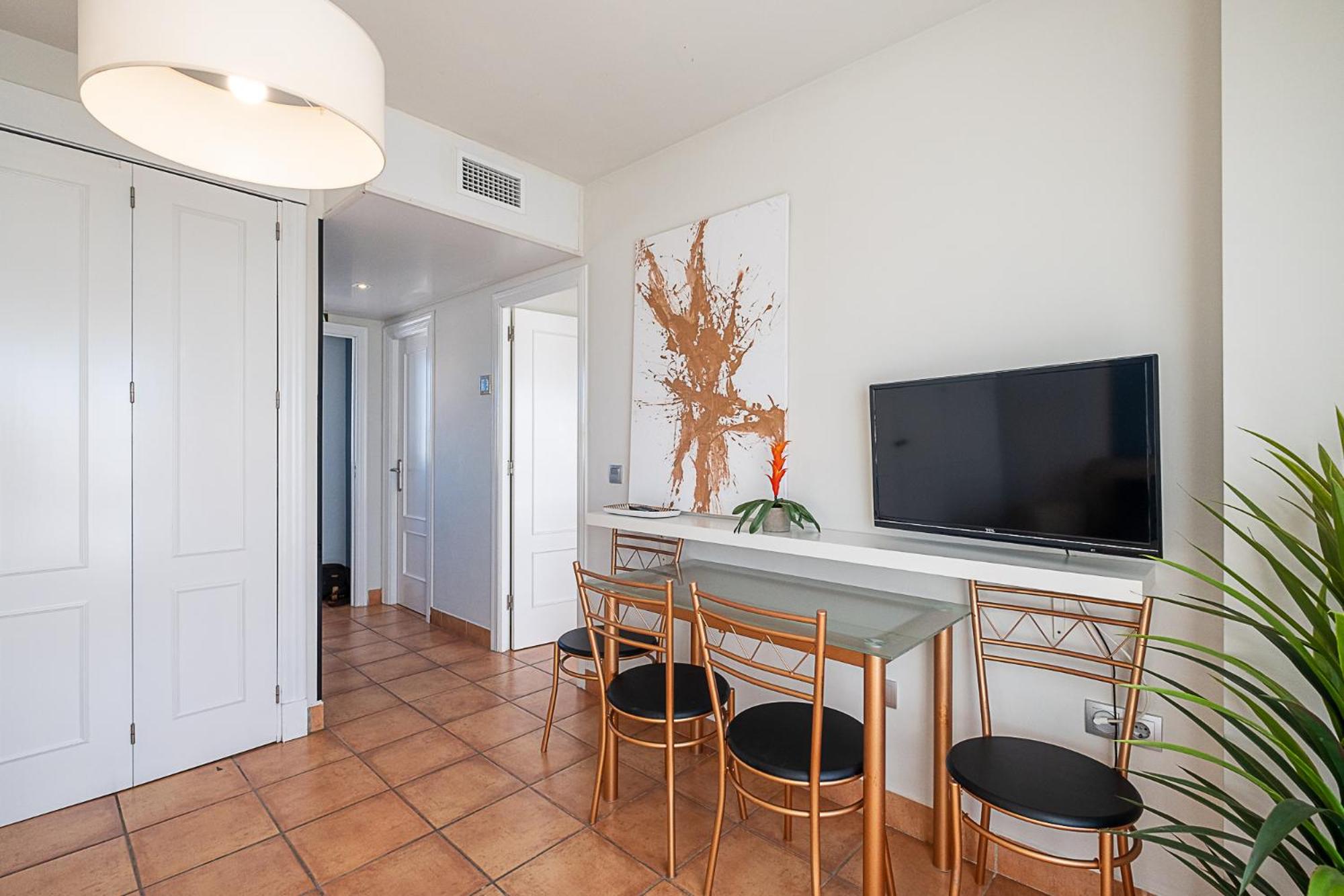 One-Bedroom Apartment - Photo 6
