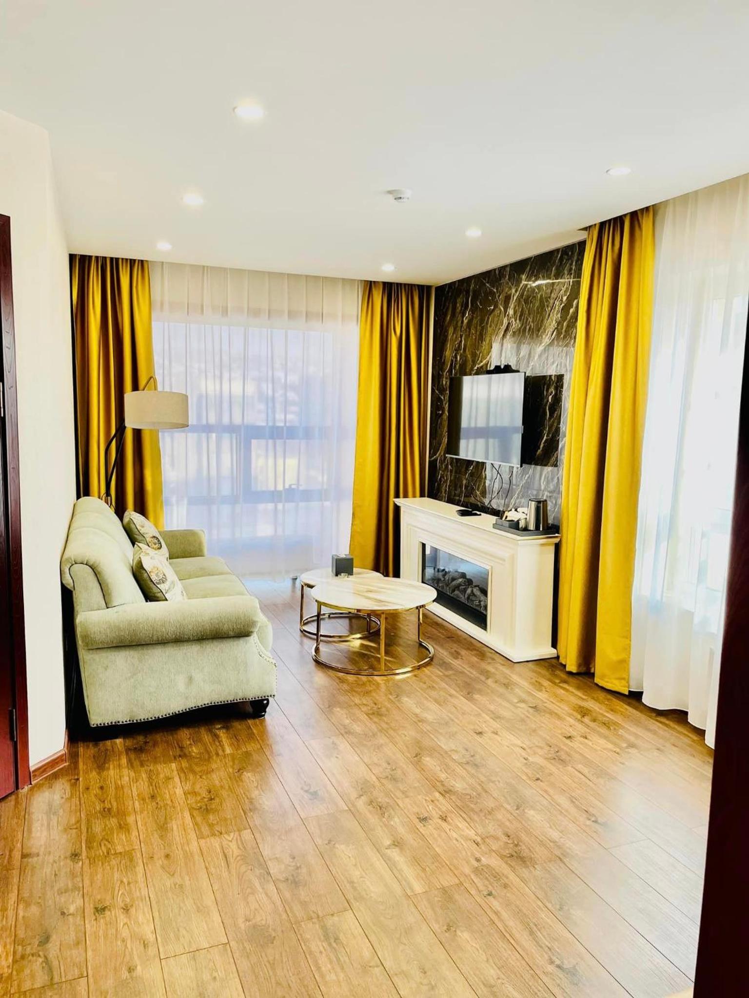 Deluxe Suite photo 1