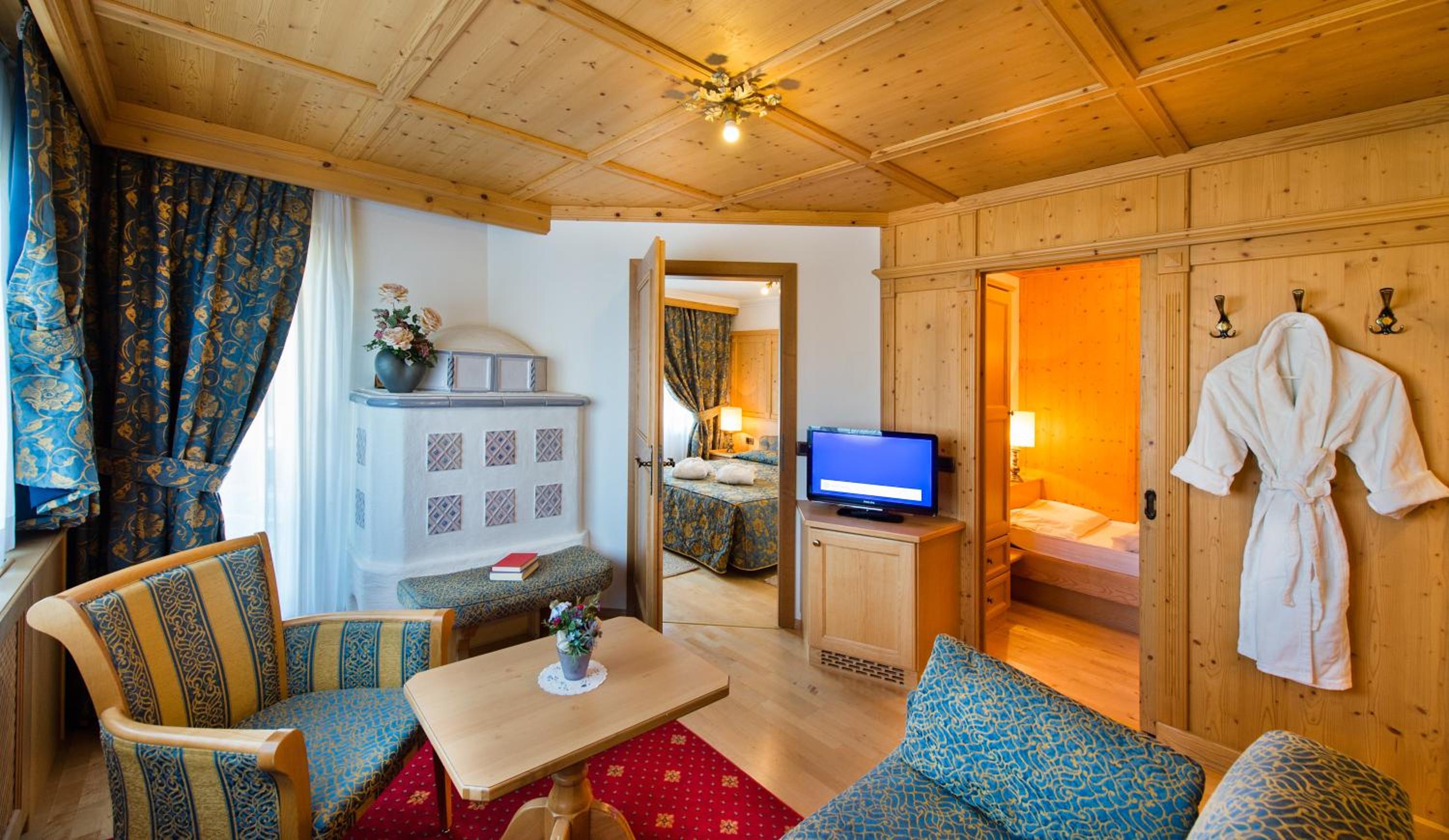 Family Suite (2 Adults + 2 Children) photo 1