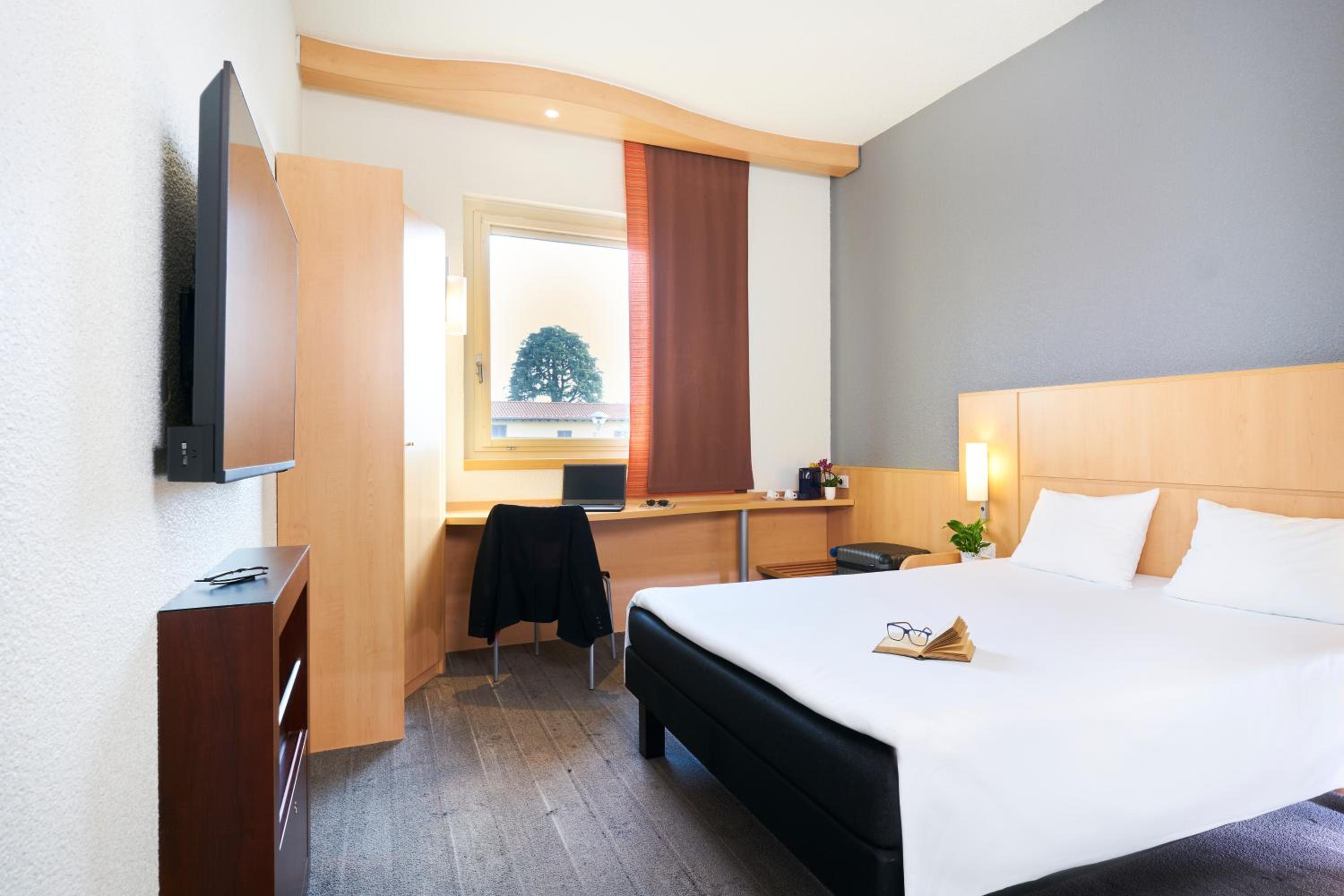 Premium Room with 1 Double Bed photo 3