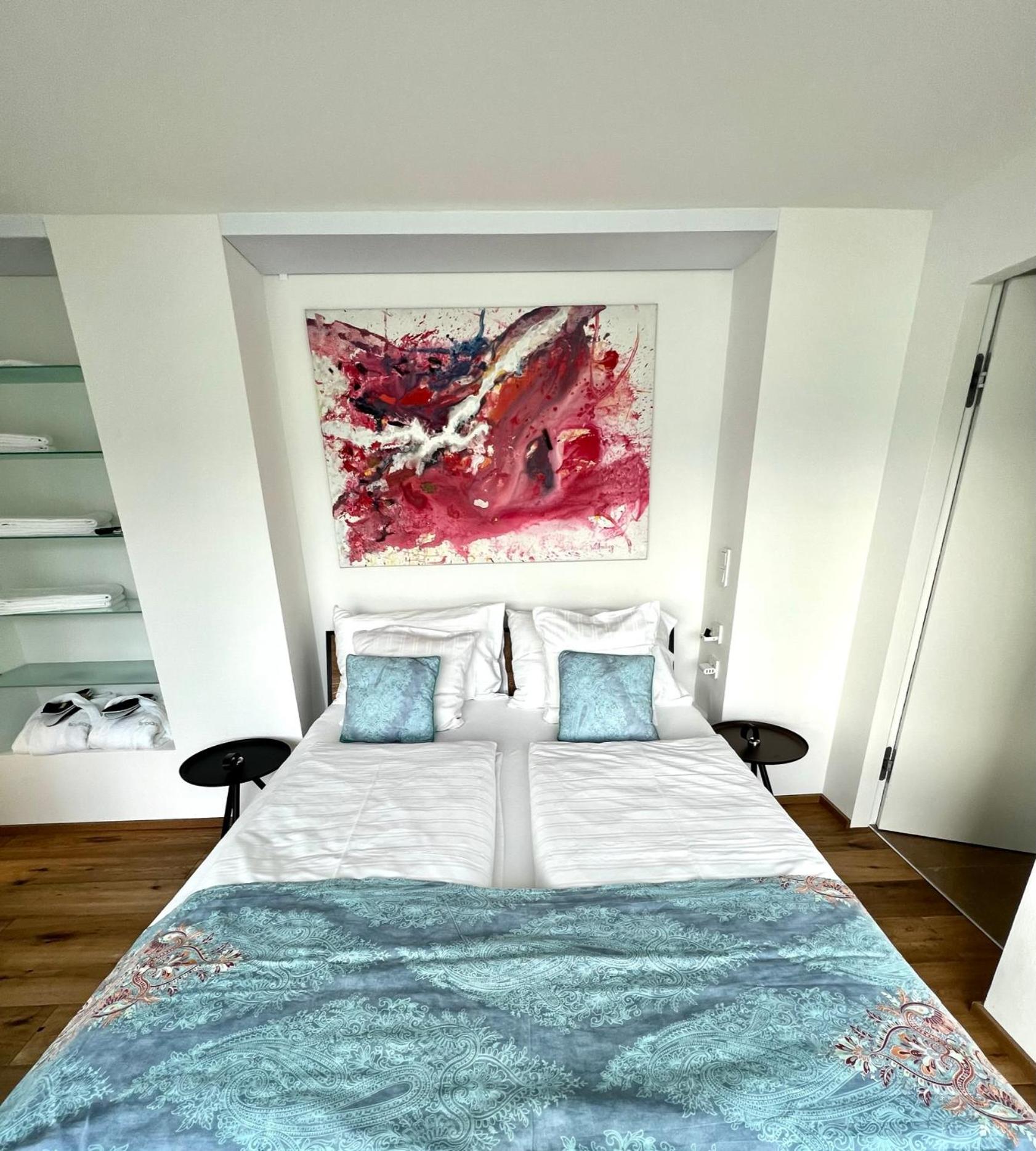 Apartment with Lake View photo 1